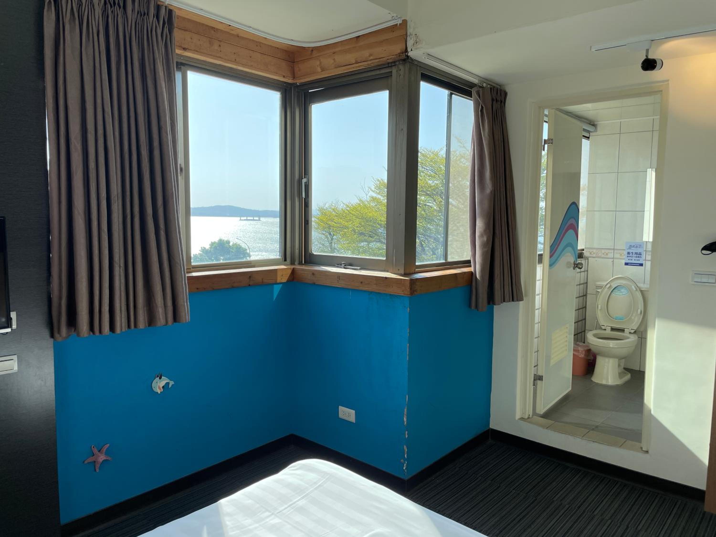Deluxe Triple Room with Sea View photo 3
