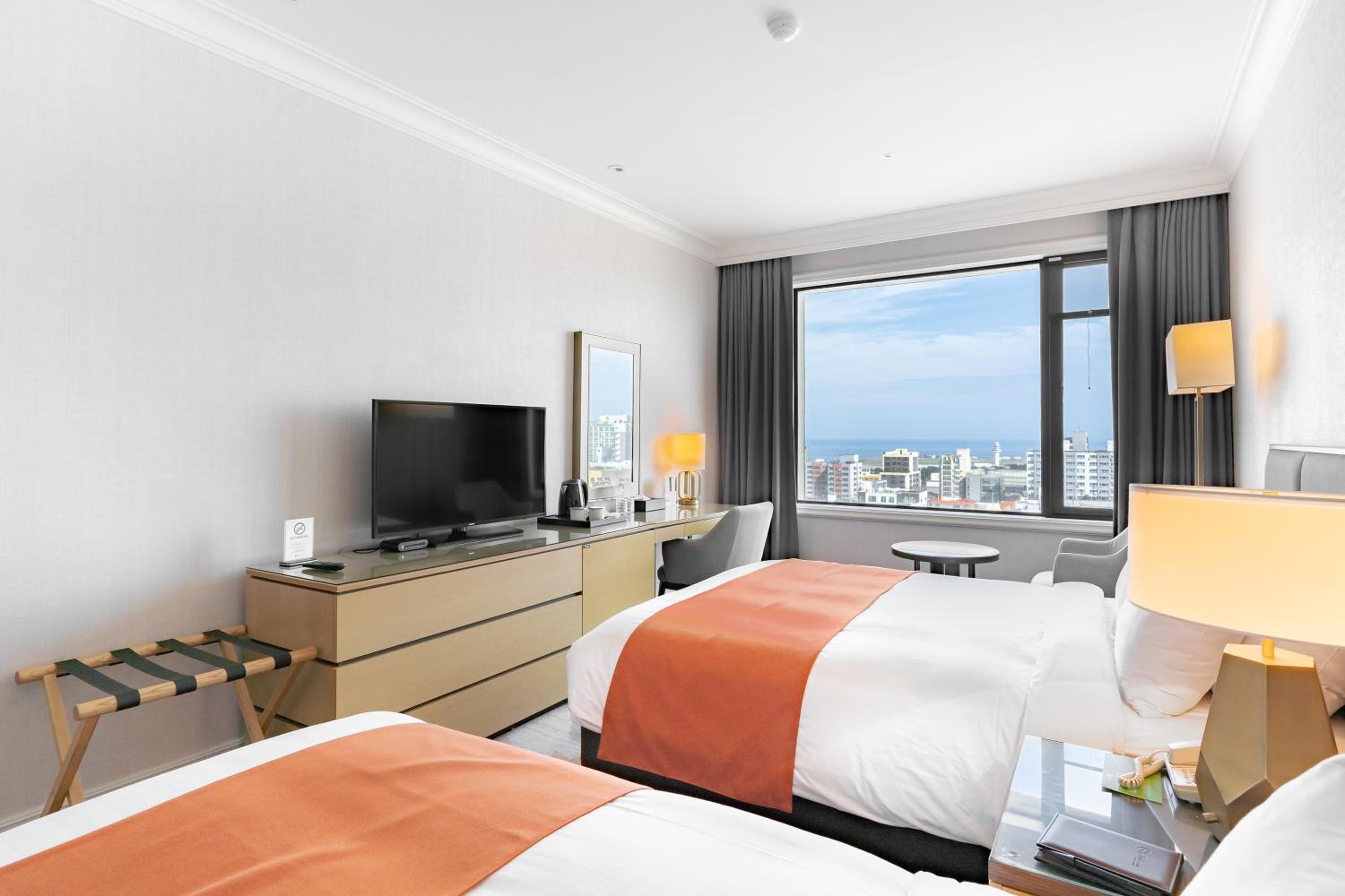 Standard Twin Room - Photo 3