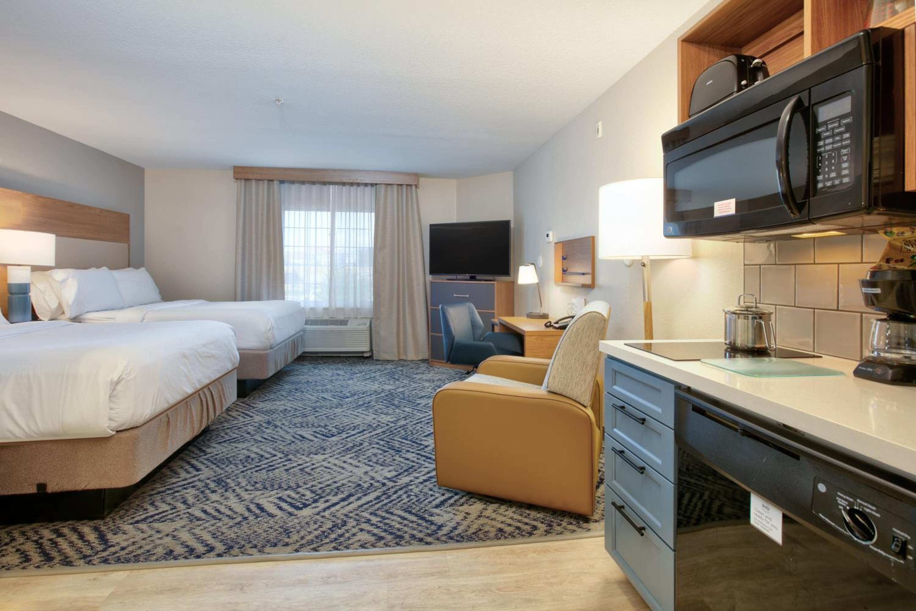 Studio Suite with Two Double Beds - Photo 2