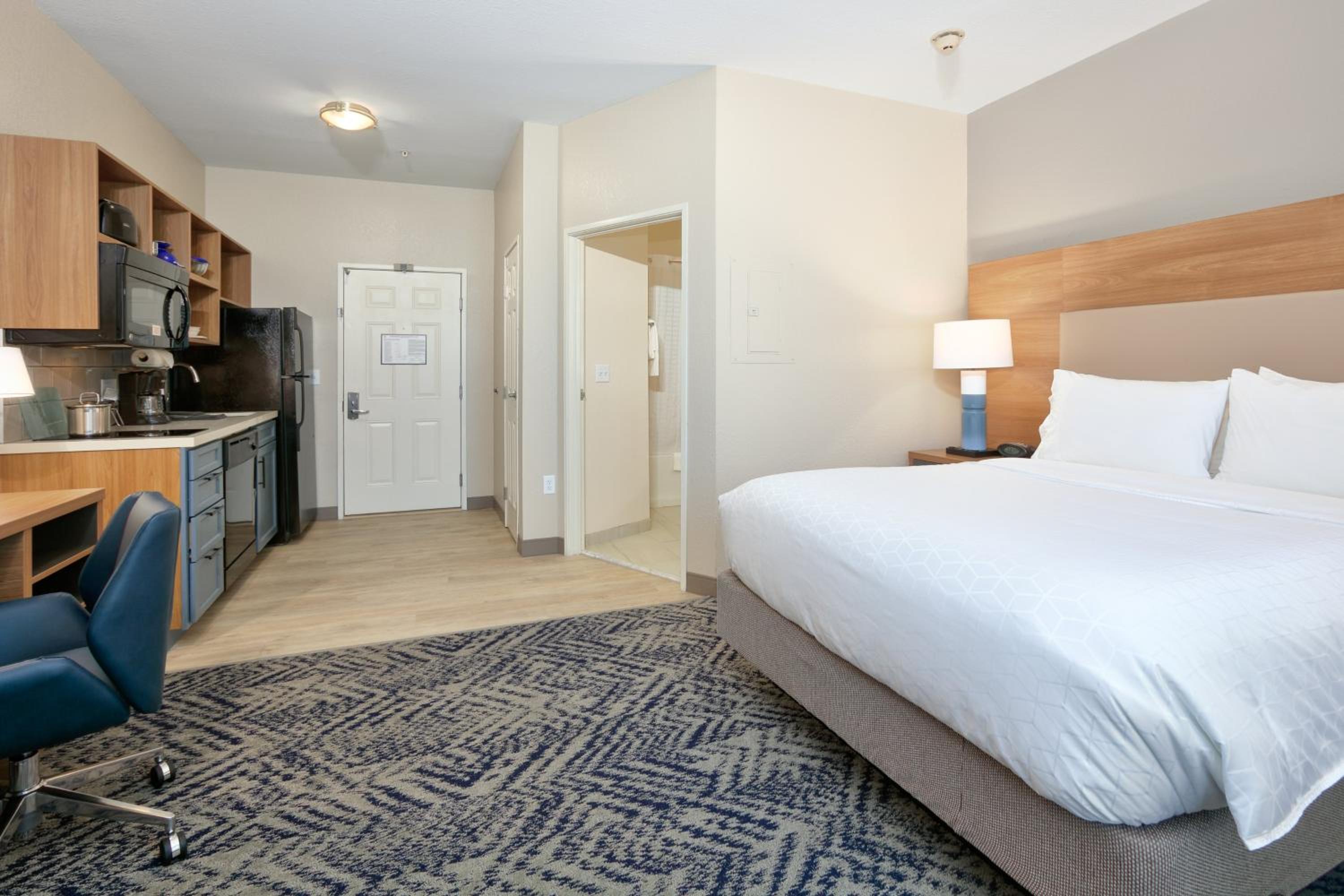 Studio Suite - Photo 3