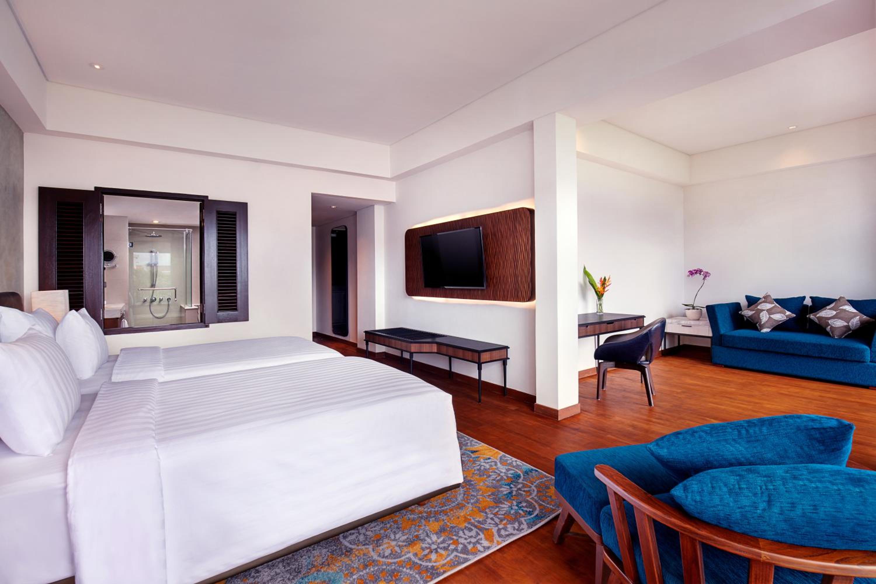 Junior Suite with Two Single Beds - Photo 1