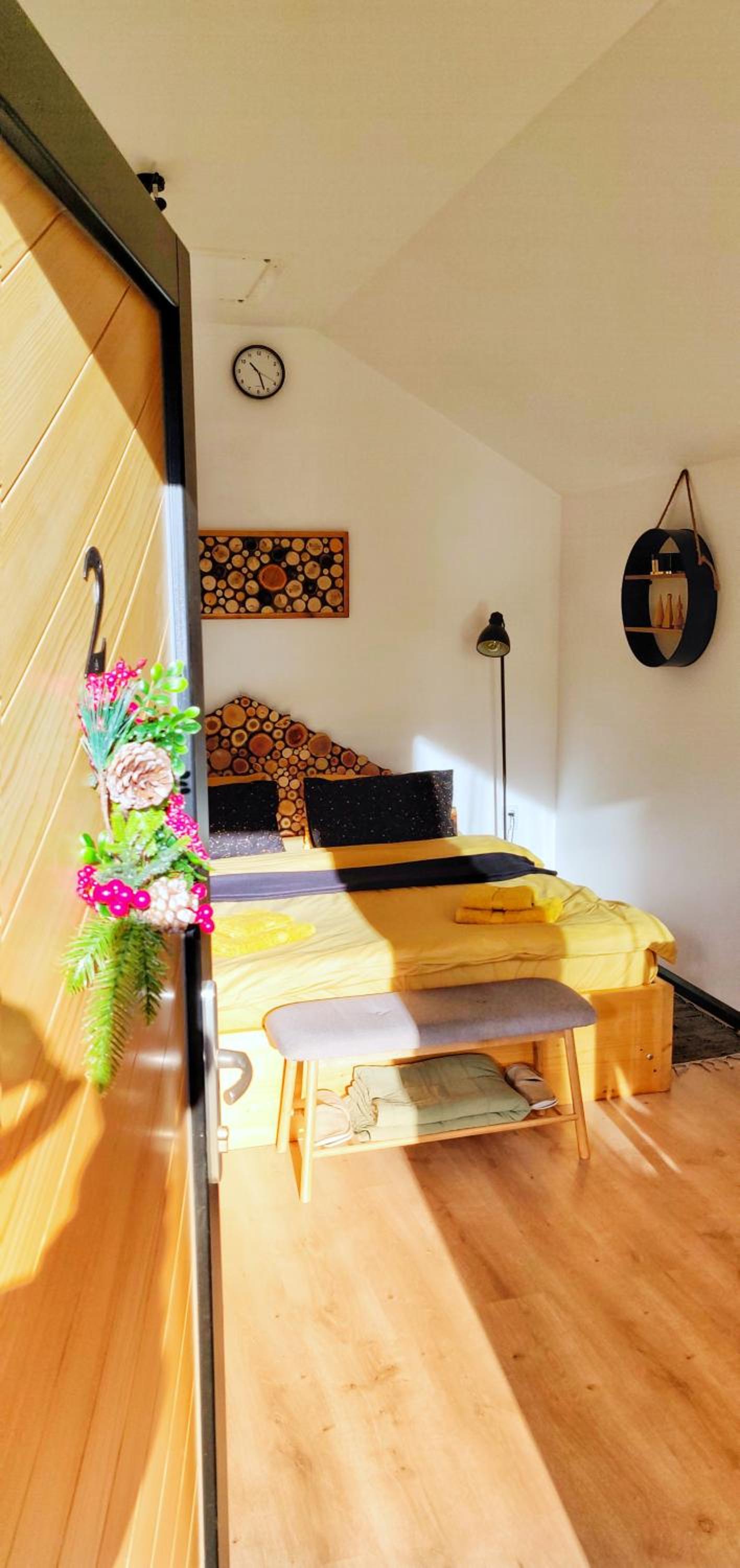 One-Bedroom House photo 1