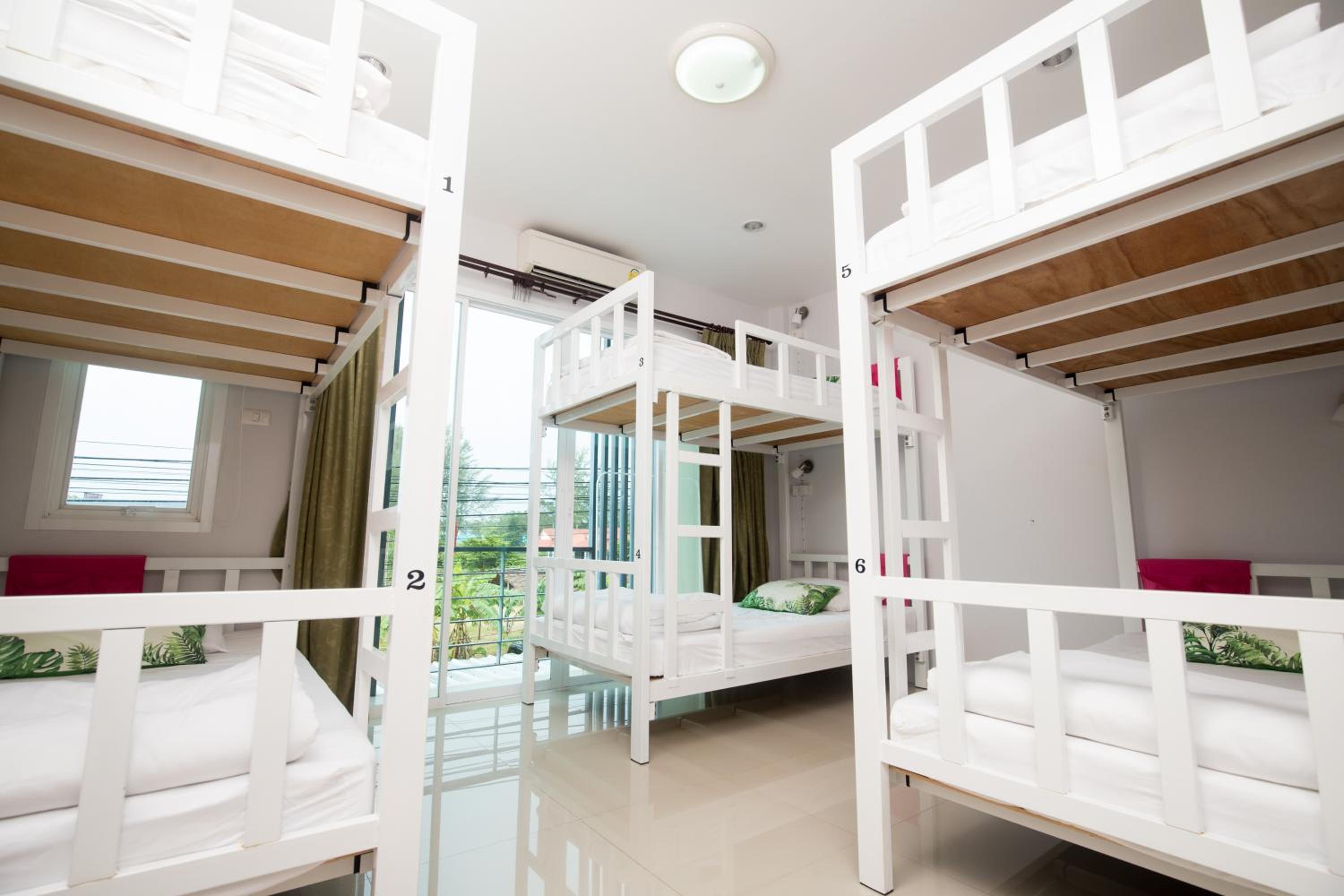 Bed in 6-Bed Mixed Dormitory Room photo 1