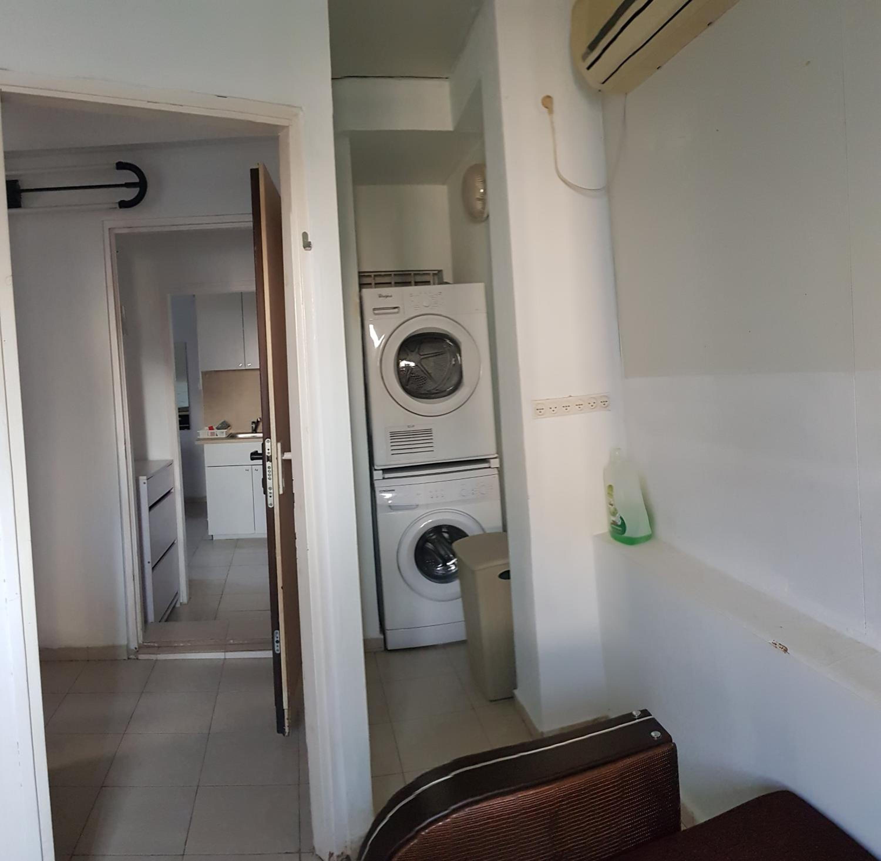 Two-Bedroom Apartment - Photo 2