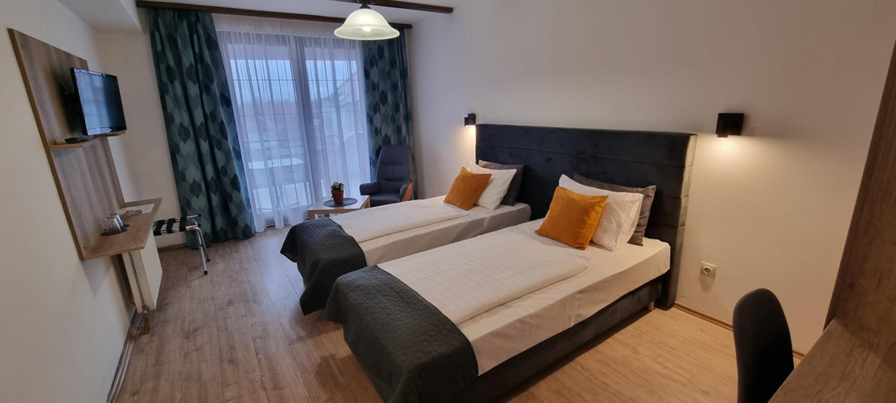 Standard Double or Twin Room photo 2