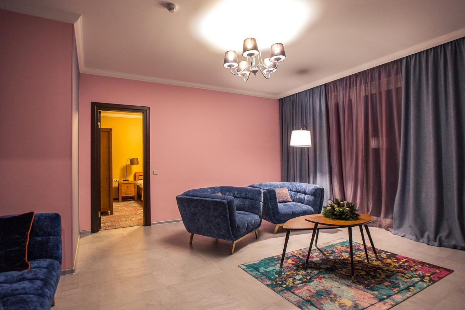 Deluxe Suite - Photo 1