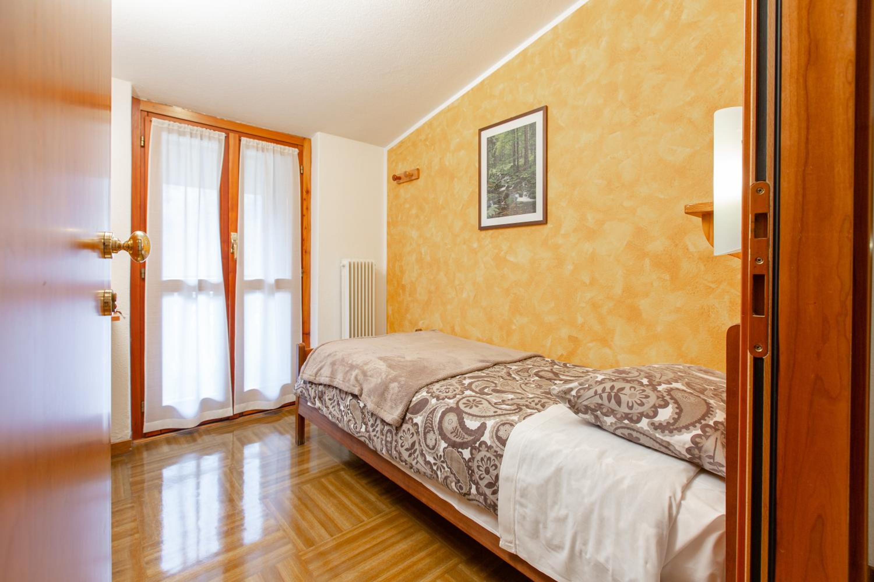 Standard Single Room with Mountain View photo 3
