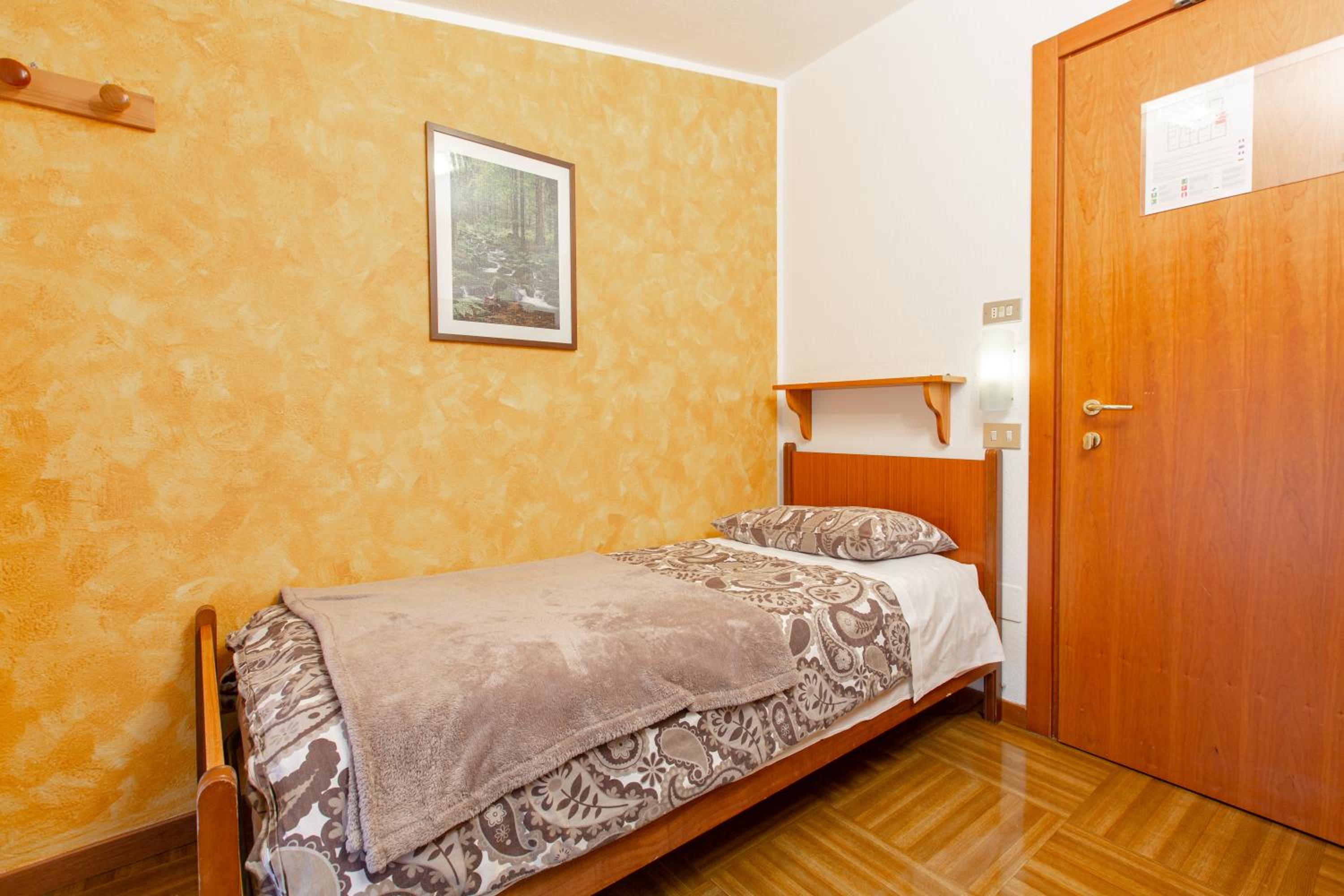 Standard Single Room with Mountain View photo 1