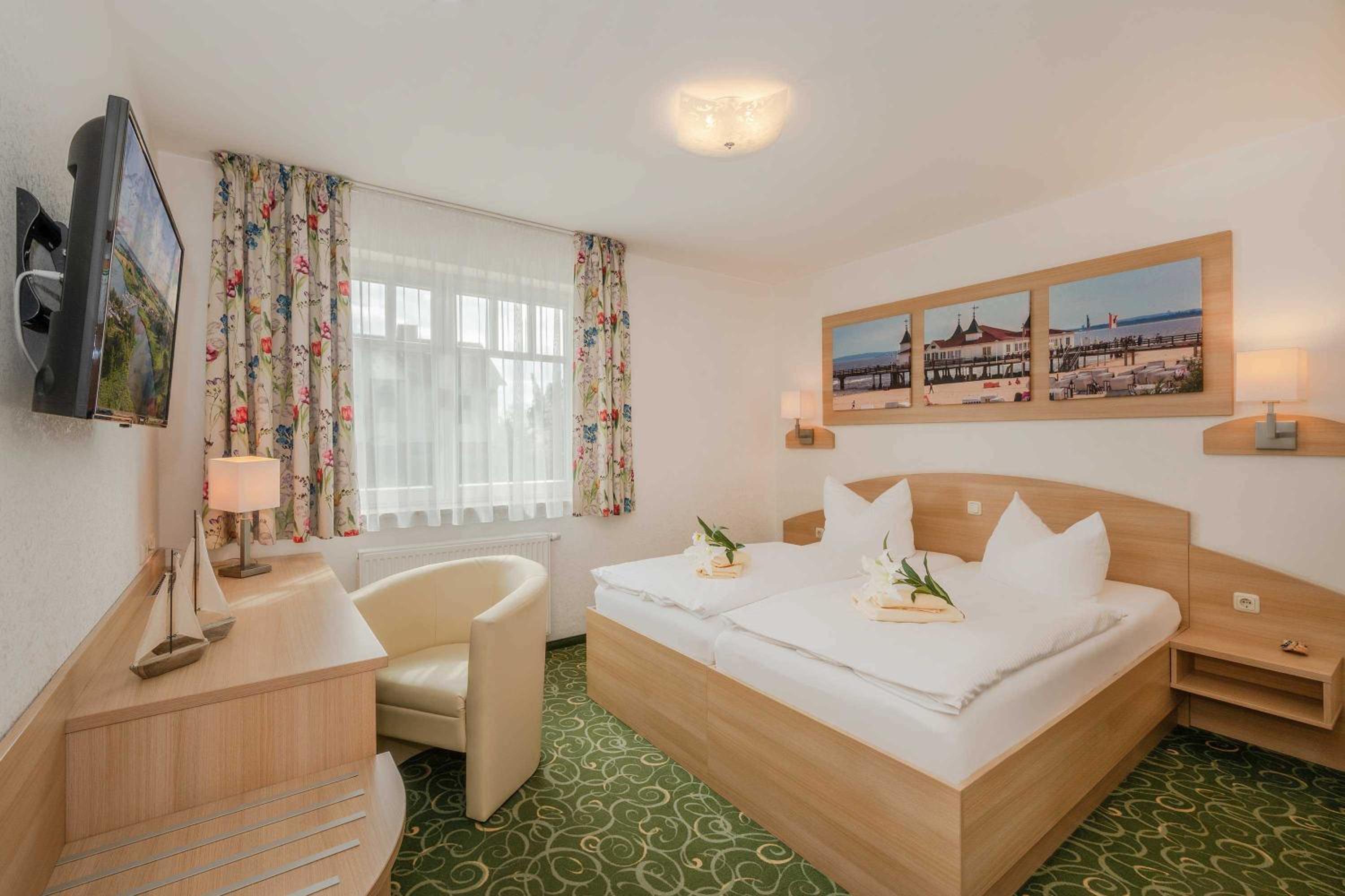 Double Room photo 2