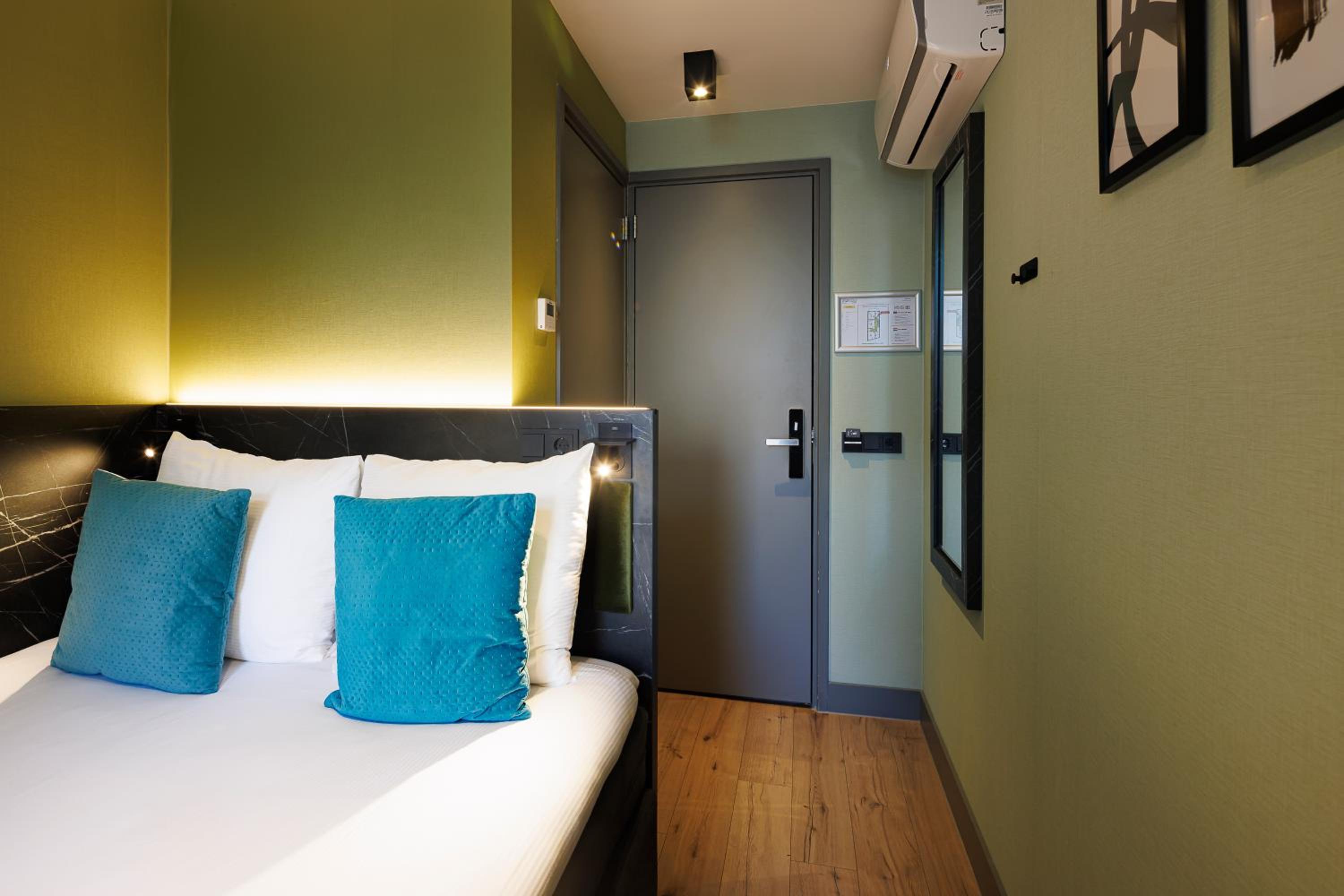 Double Room with Private Bathroom photo 3