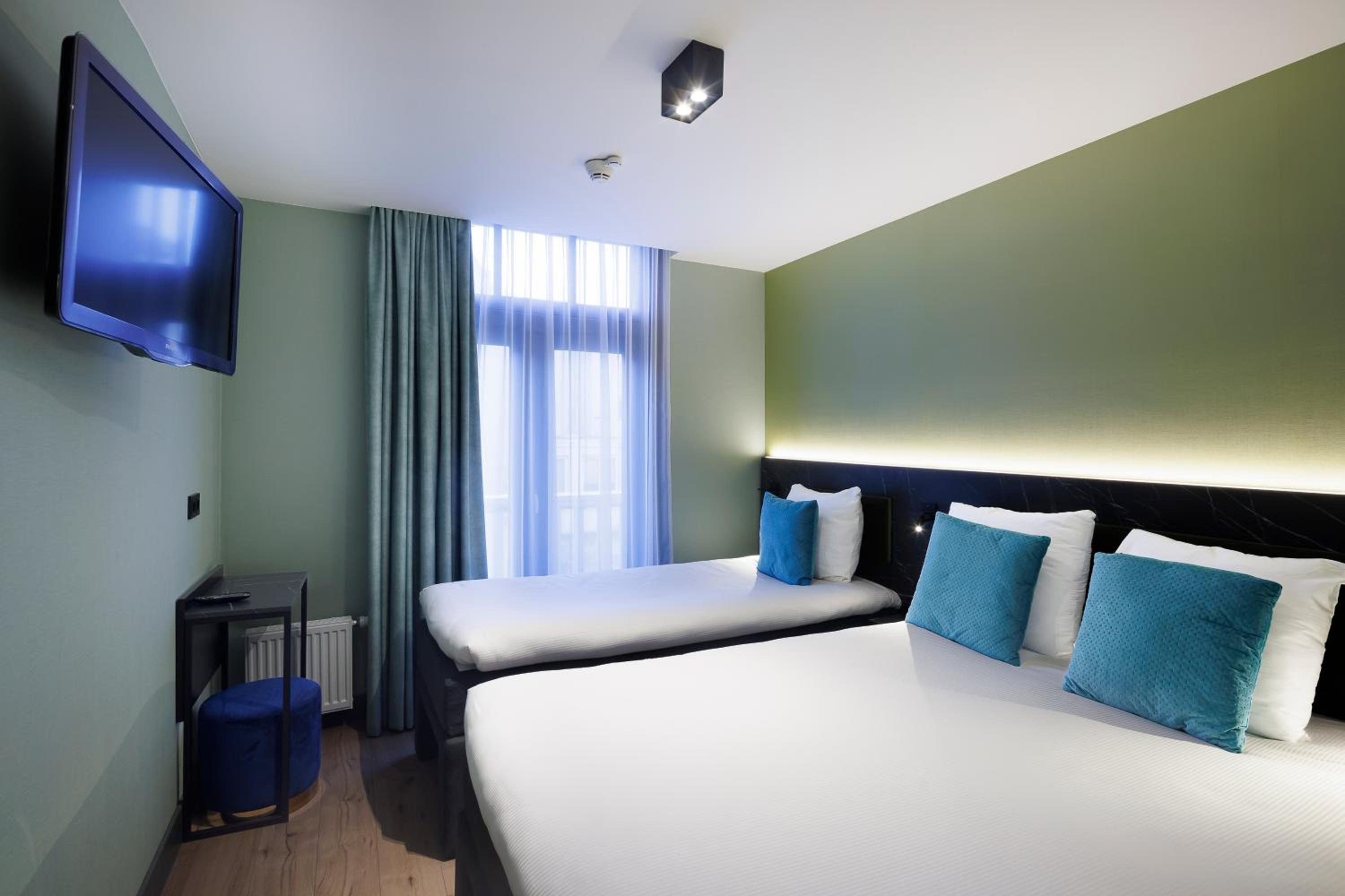 Triple Room with Private Bathroom