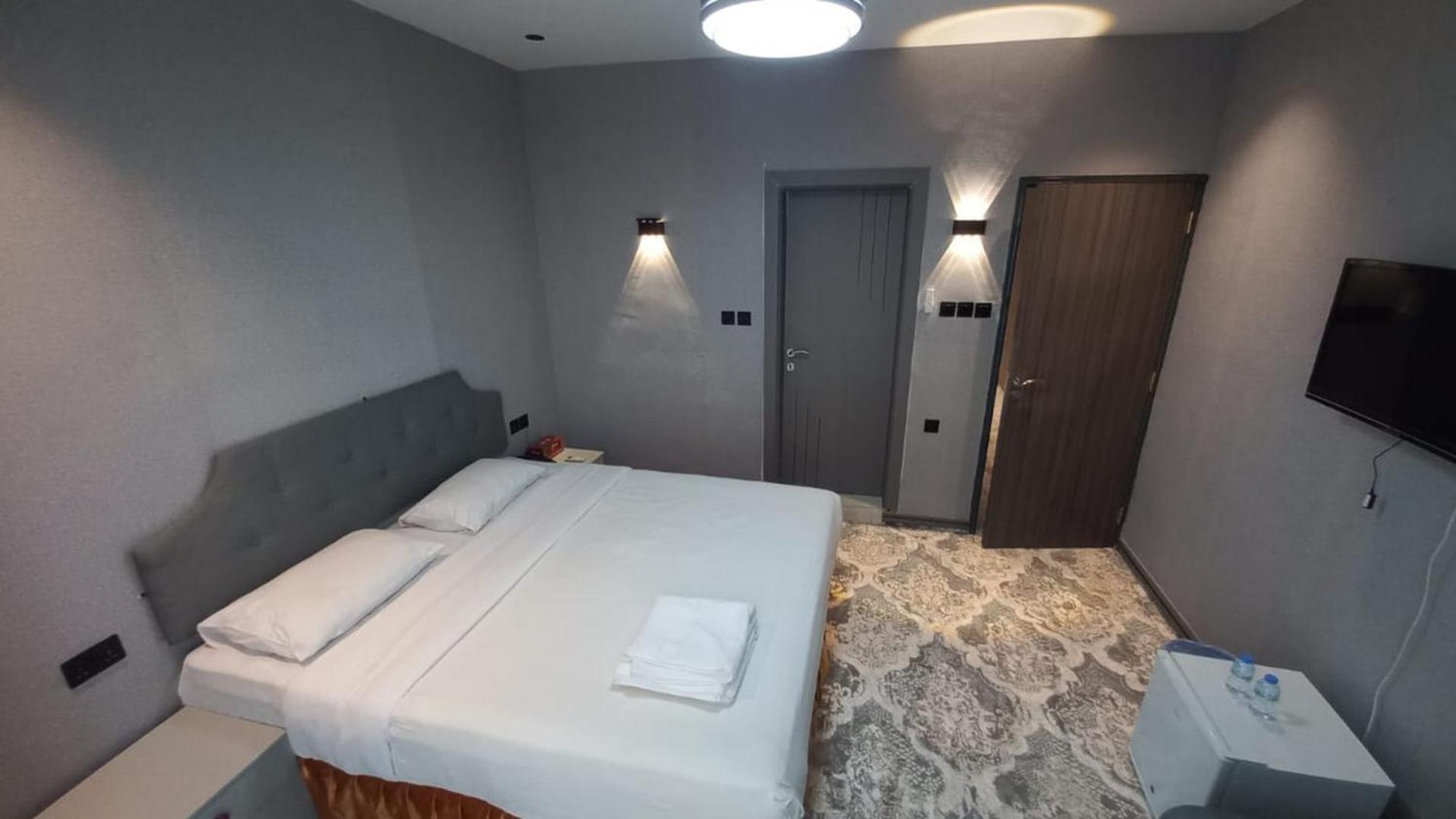 Small Double Room - Photo 1