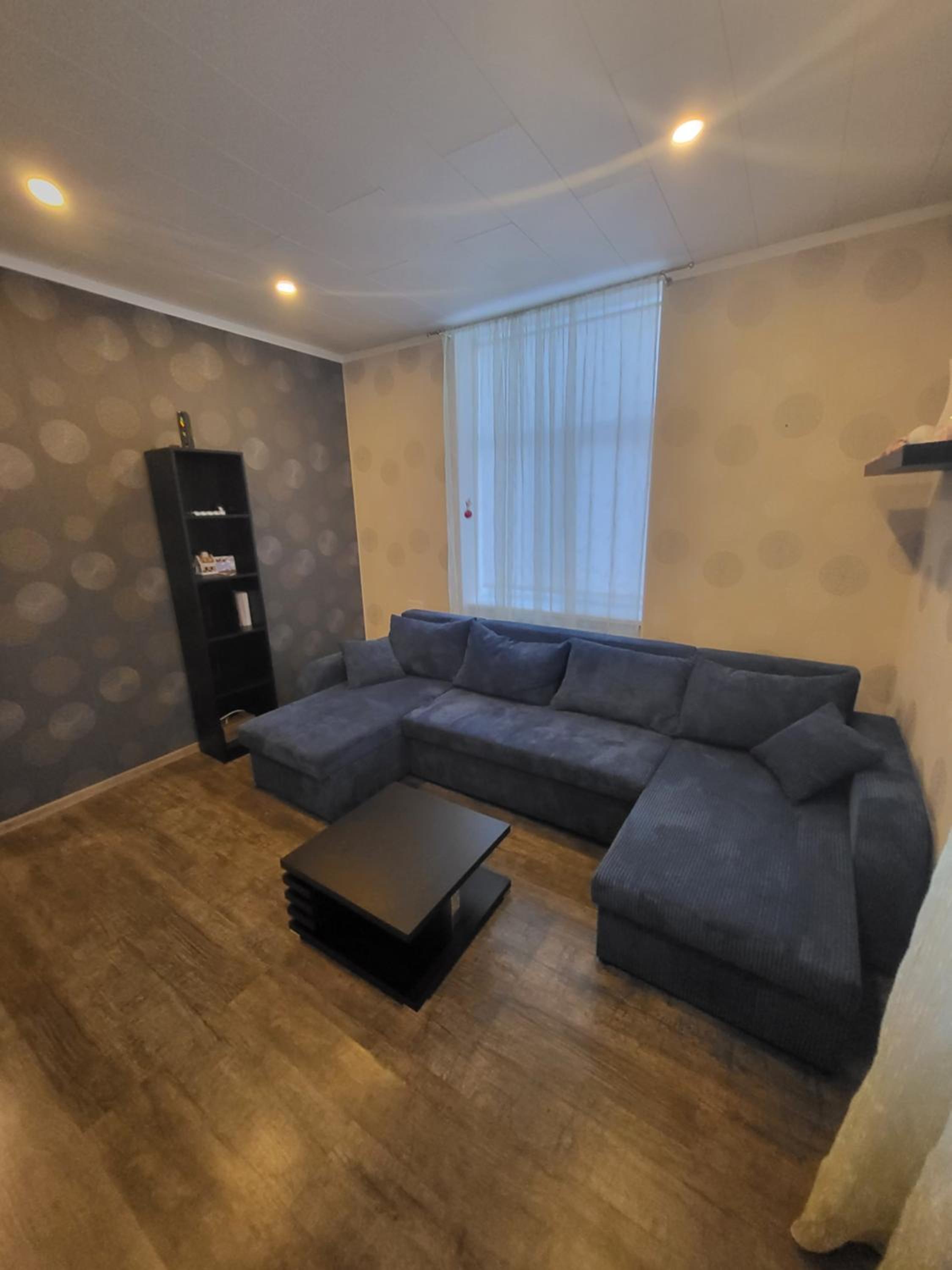 One-Bedroom Apartment - Photo 1