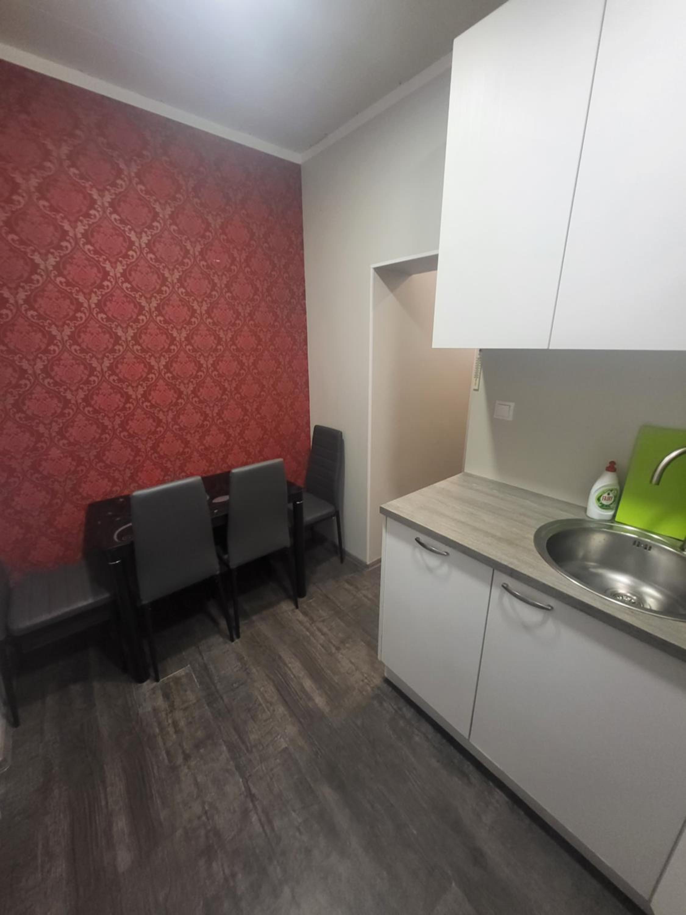 One-Bedroom Apartment - Photo 3