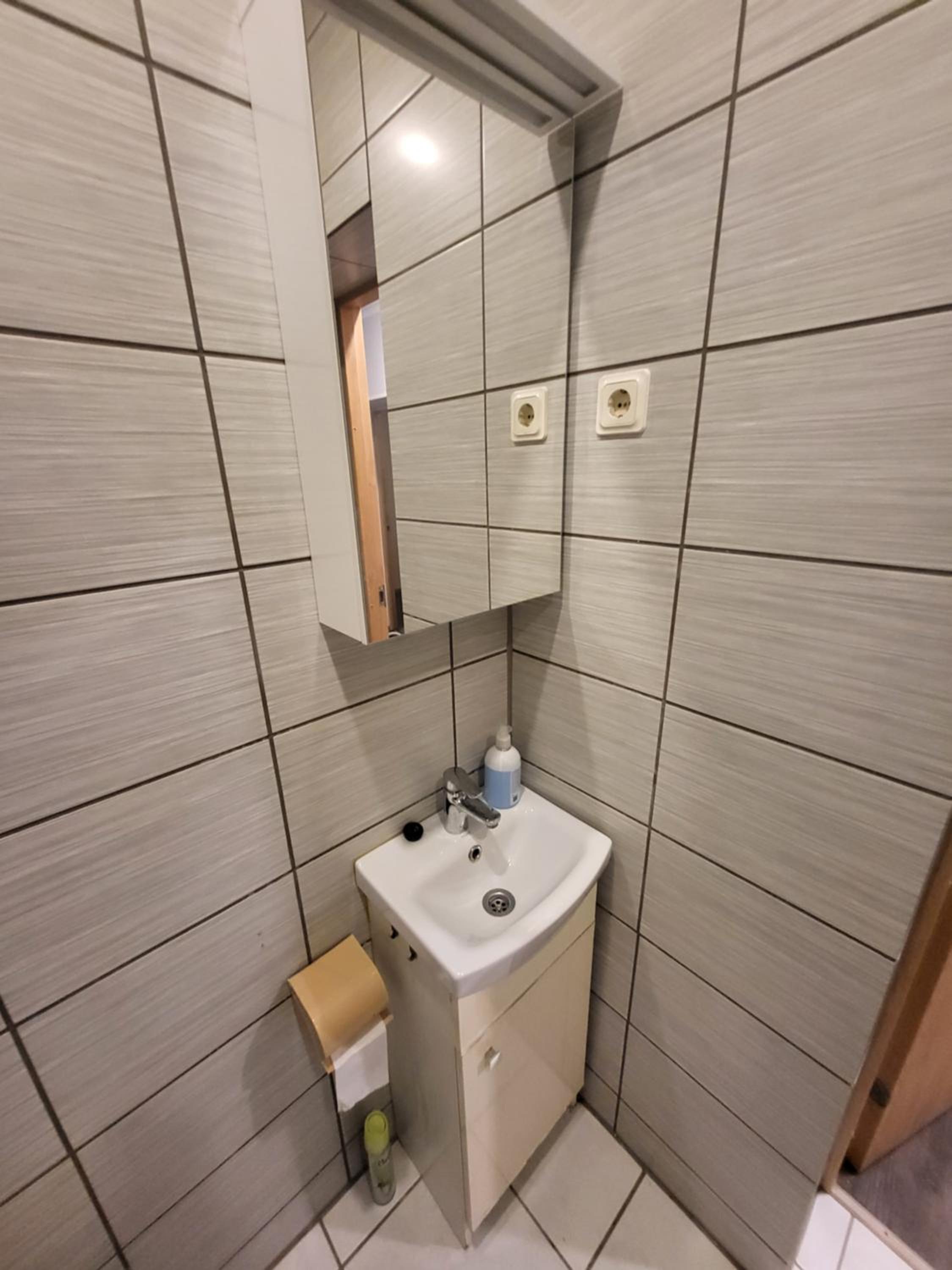 One-Bedroom Apartment - Photo 6