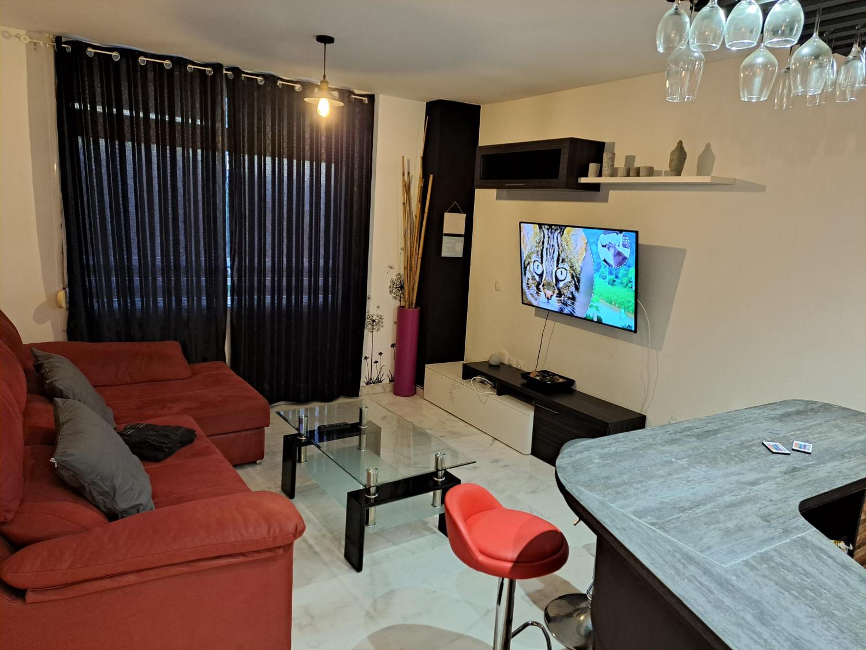 One-Bedroom Apartment photo 2