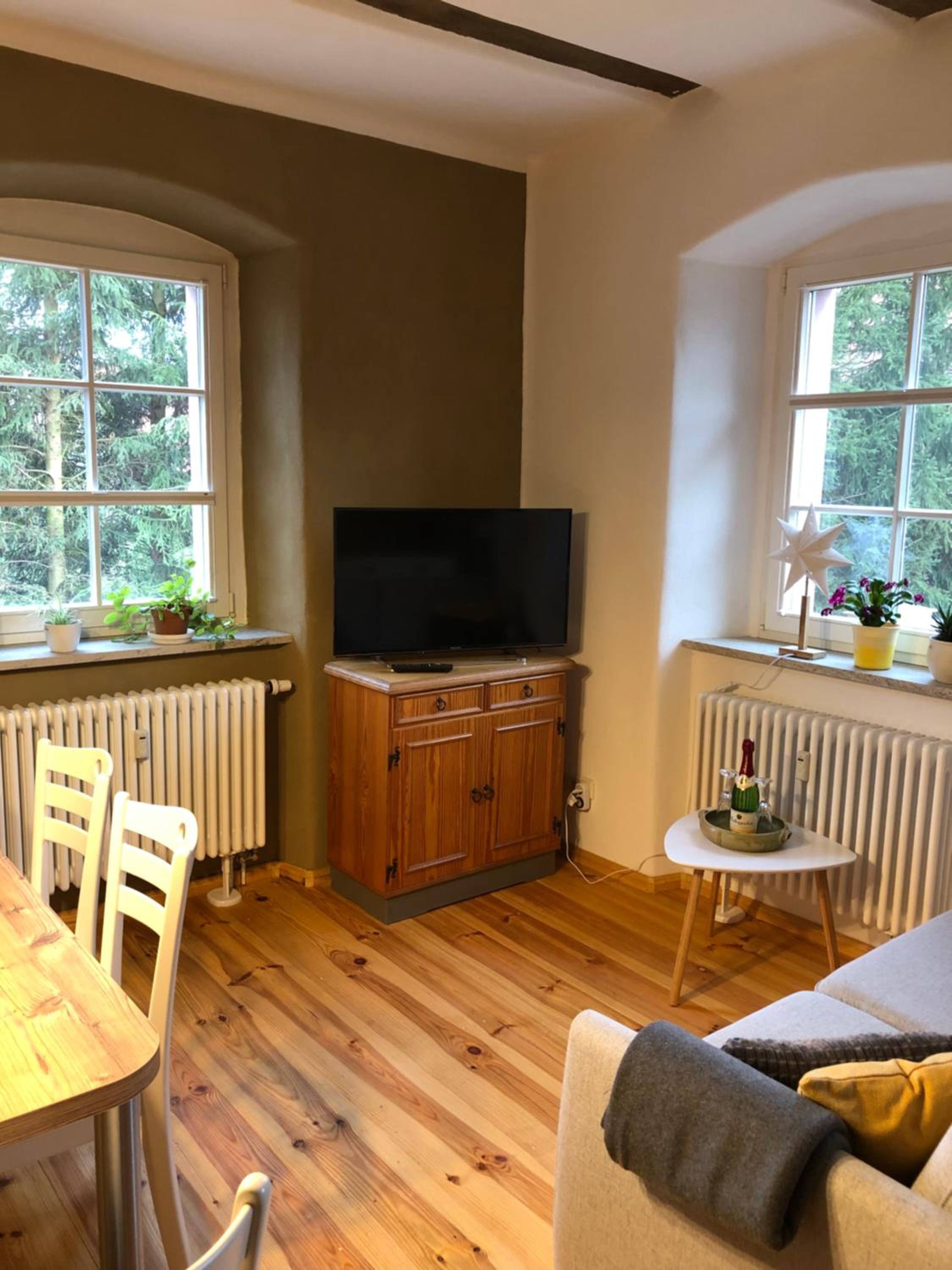 One-Bedroom Apartment photo 1