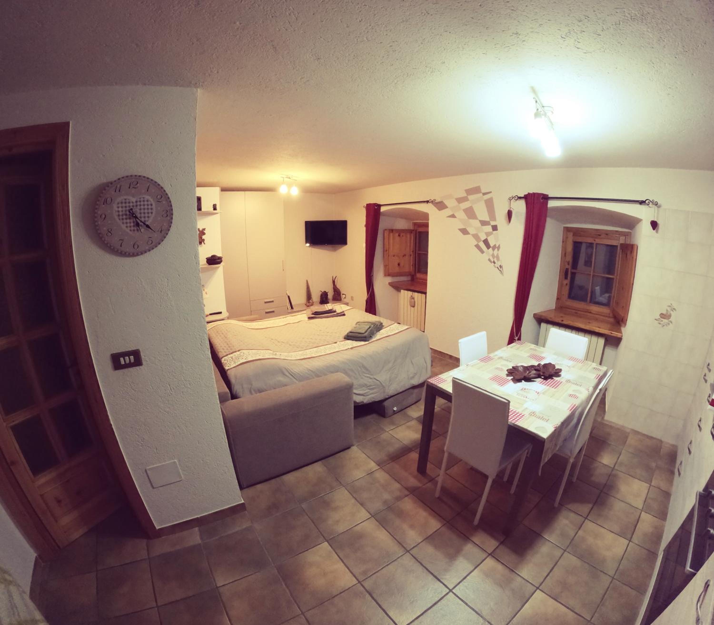 Studio Apartment photo 3