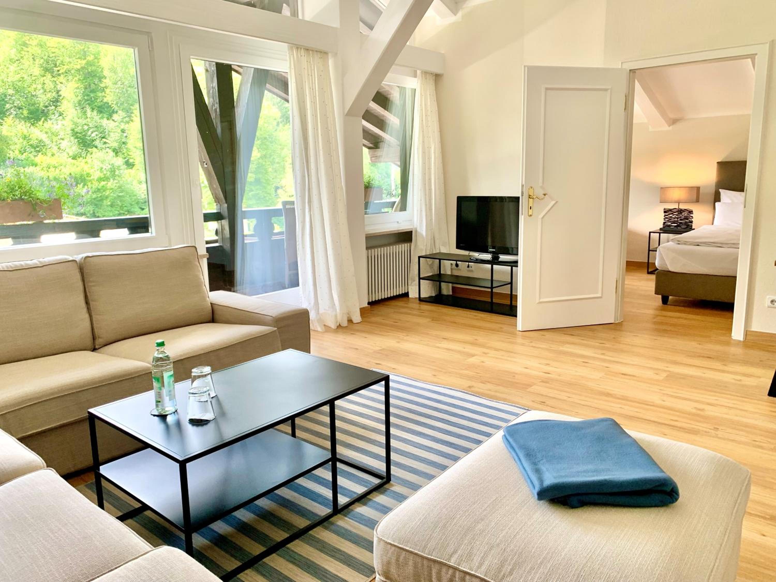 Suite with Lake View - Photo 1