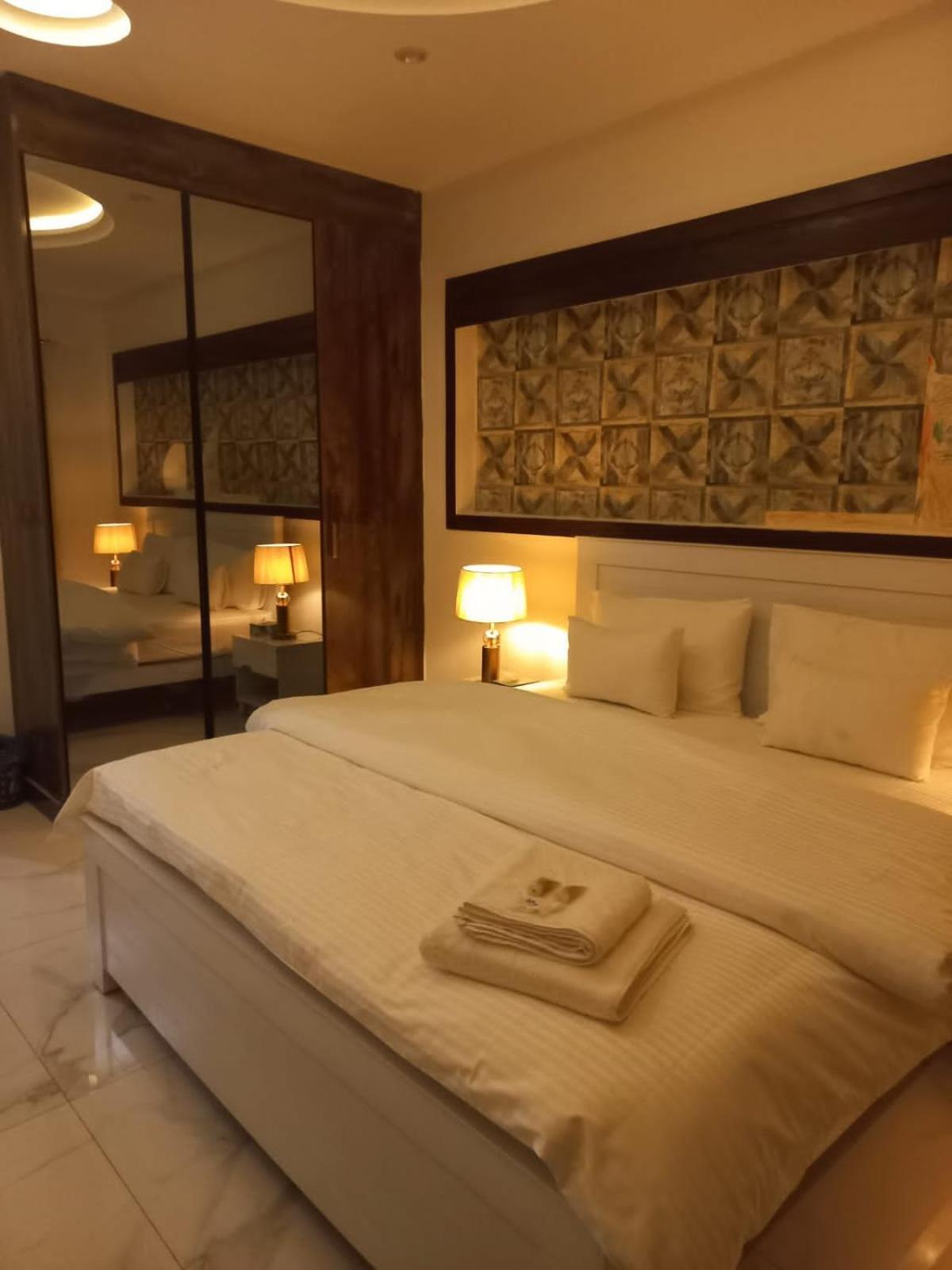 Deluxe Double Room with Bath photo 2