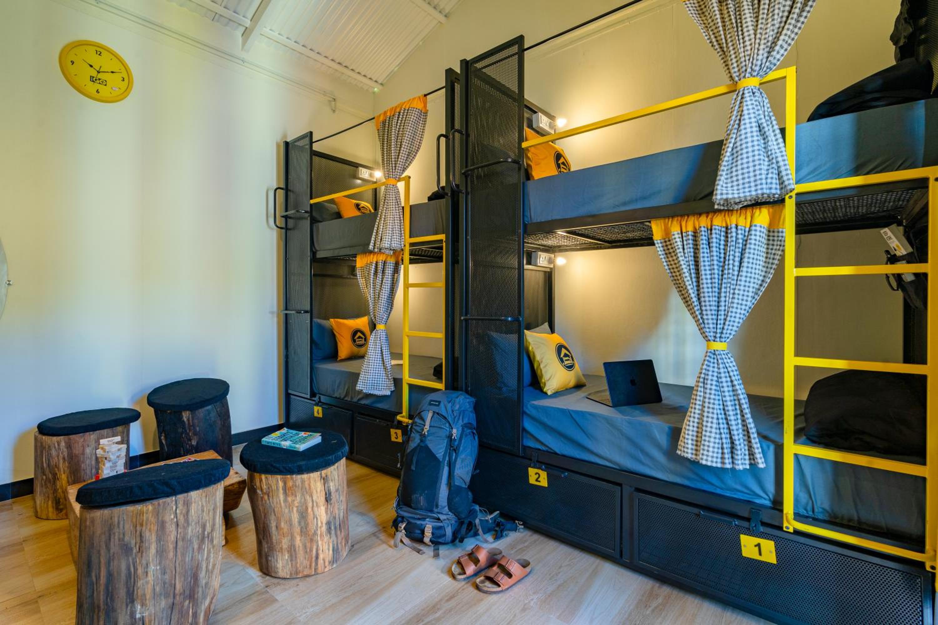 Bed in 4-Bed Mixed Dormitory Room photo 2