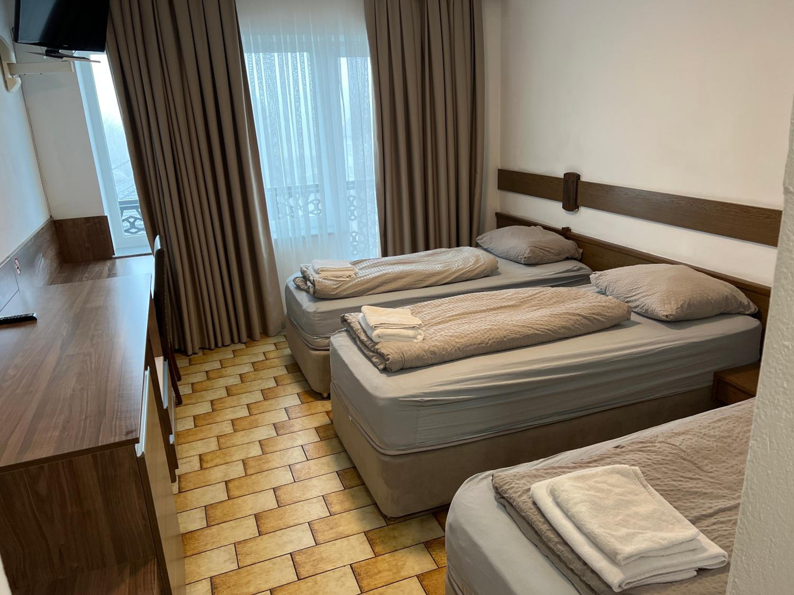 Economy Triple Room