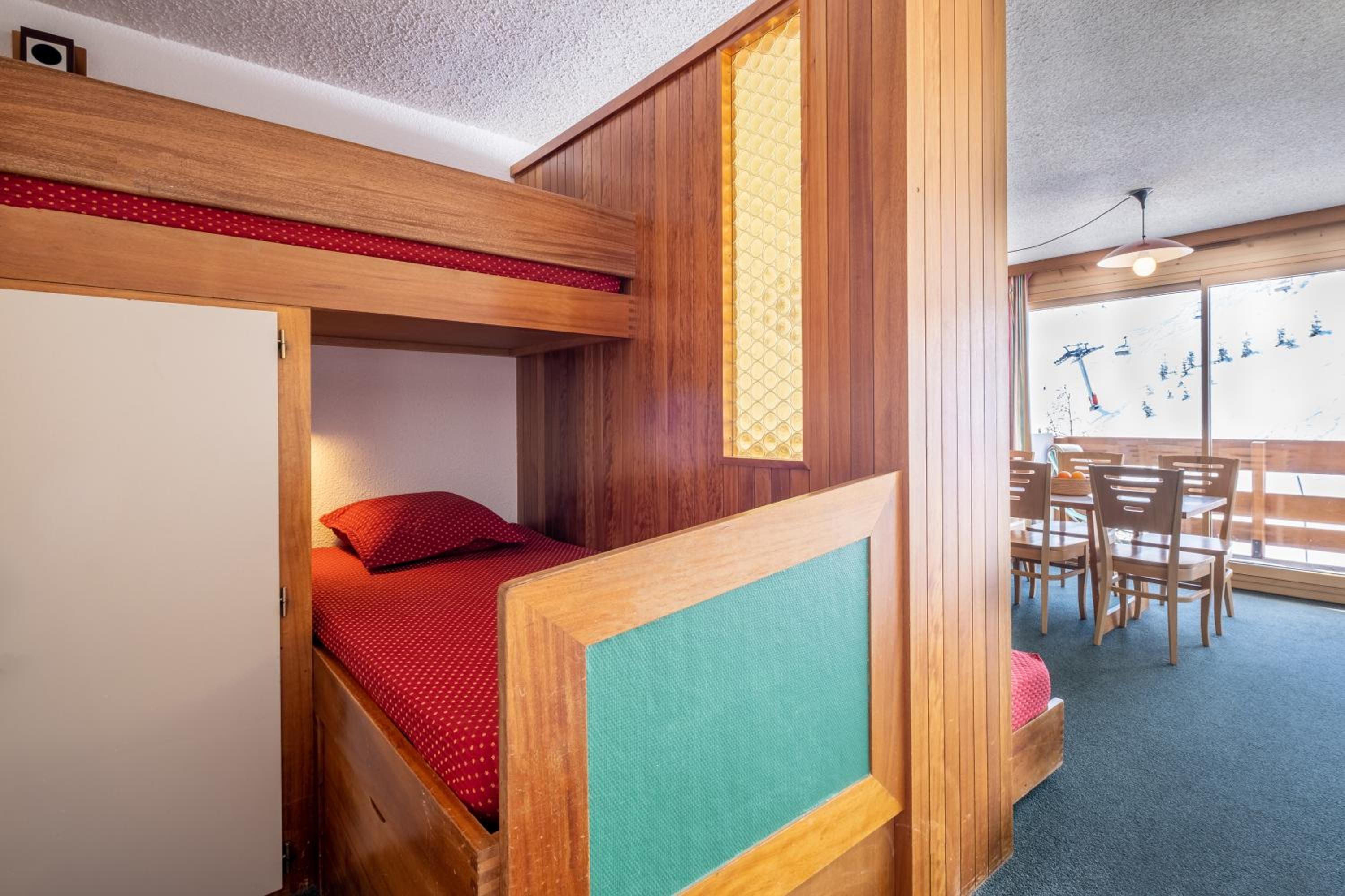 Studio with Sleeping Alcove (4 People) - South Side