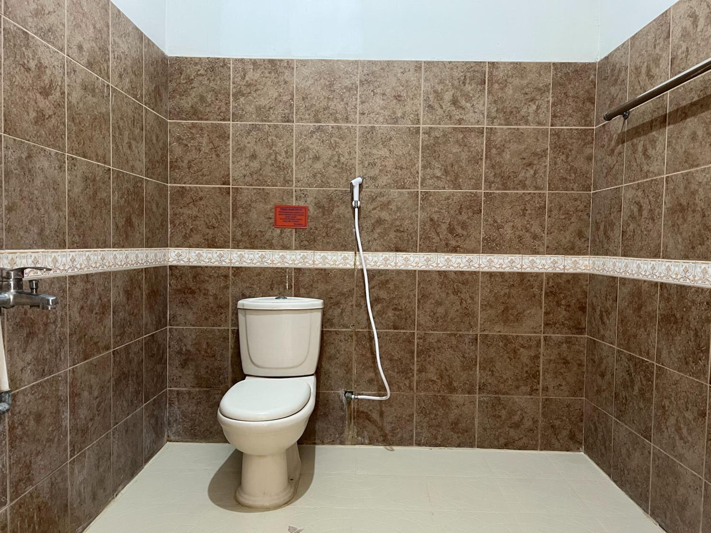 Standard Double Room - Photo 10