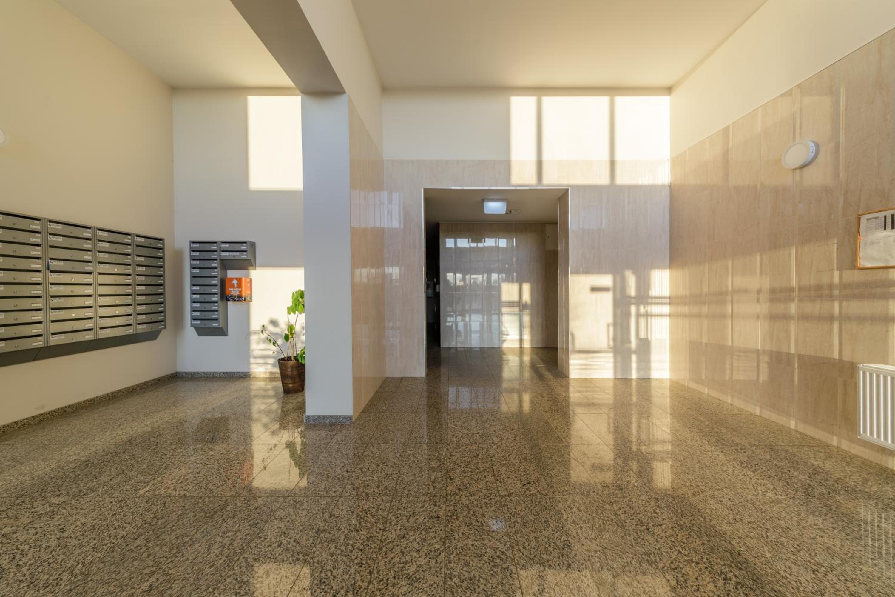 One-Bedroom Apartment - Photo 2