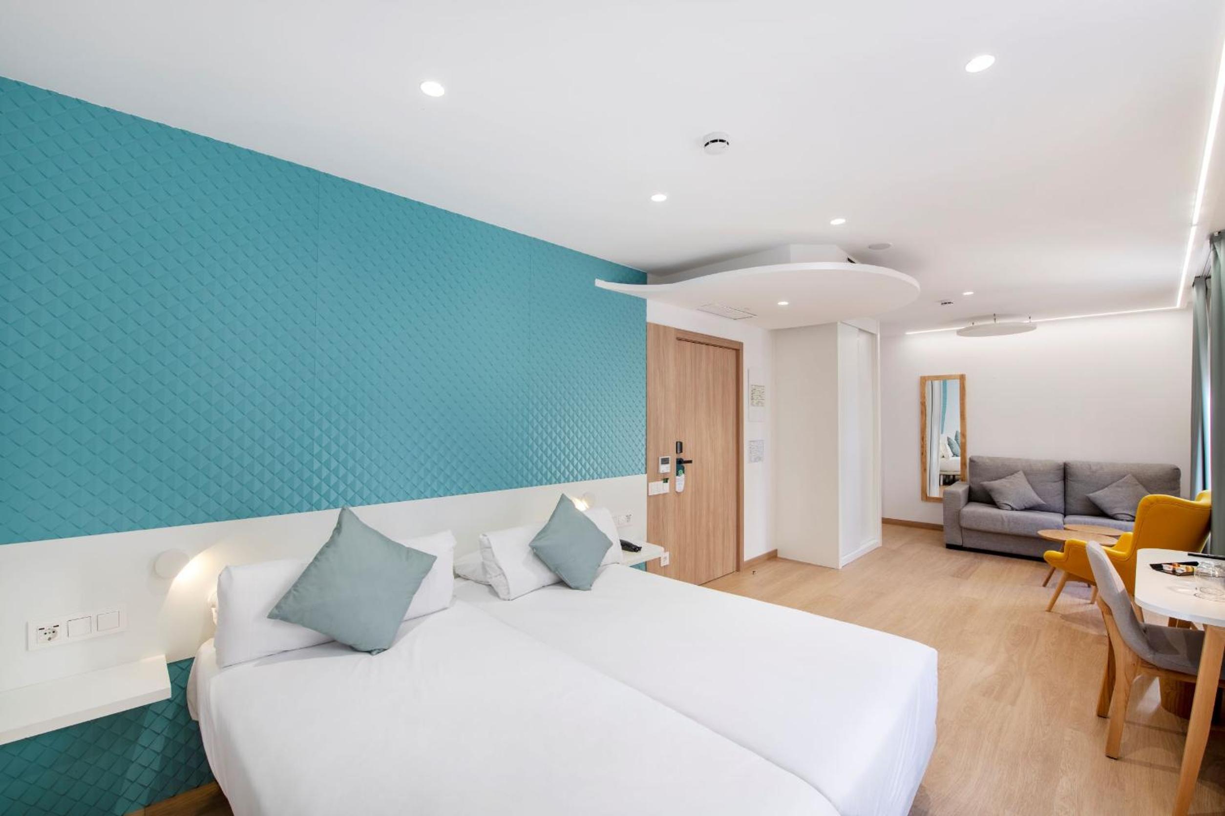 Twin Room - Disability Access photo 1