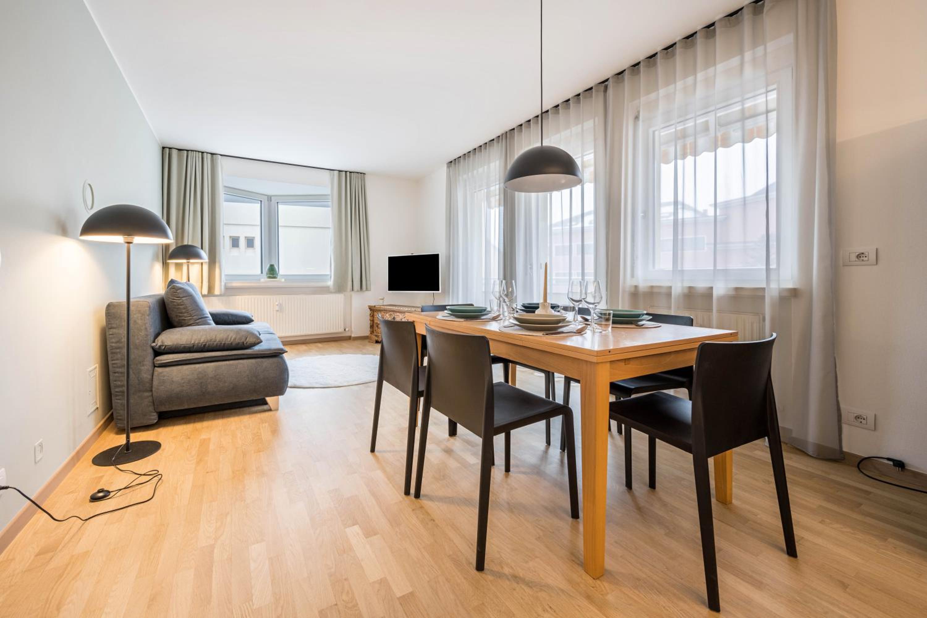 Two-Bedroom Deluxe Apartment with Balcony