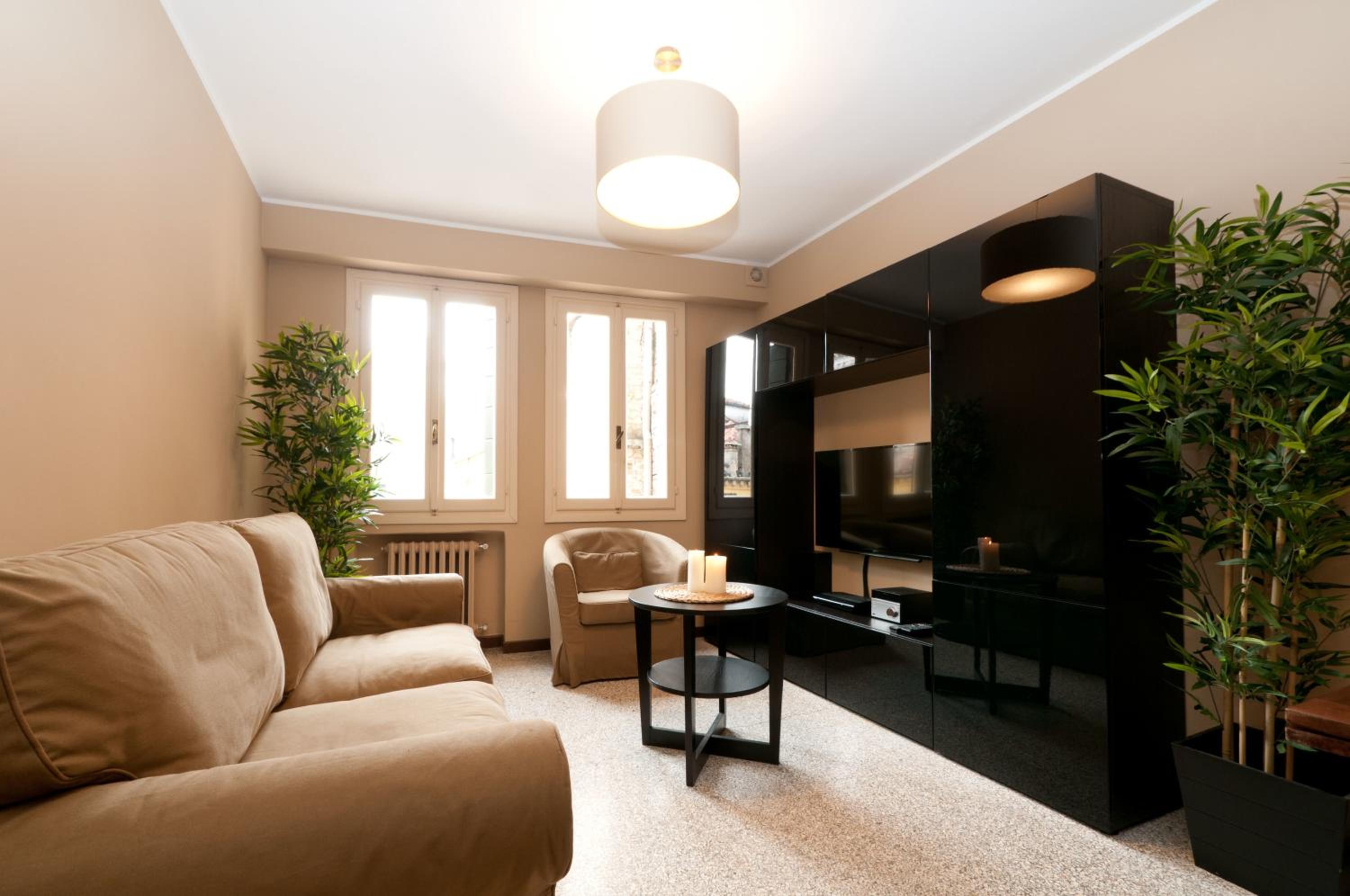 Four-Bedroom Apartment with Terrace photo 1