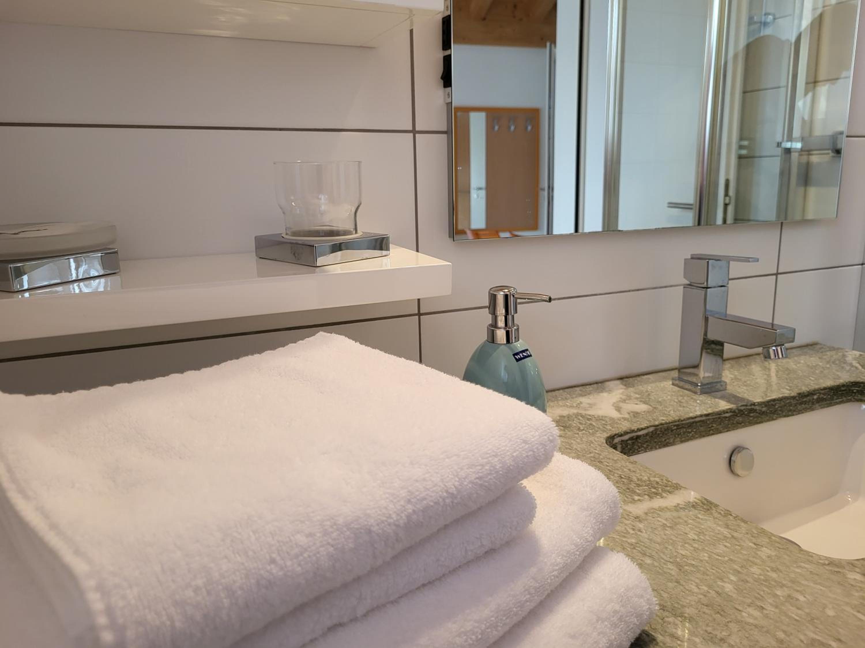 Superior Double or Twin Room - Photo 10