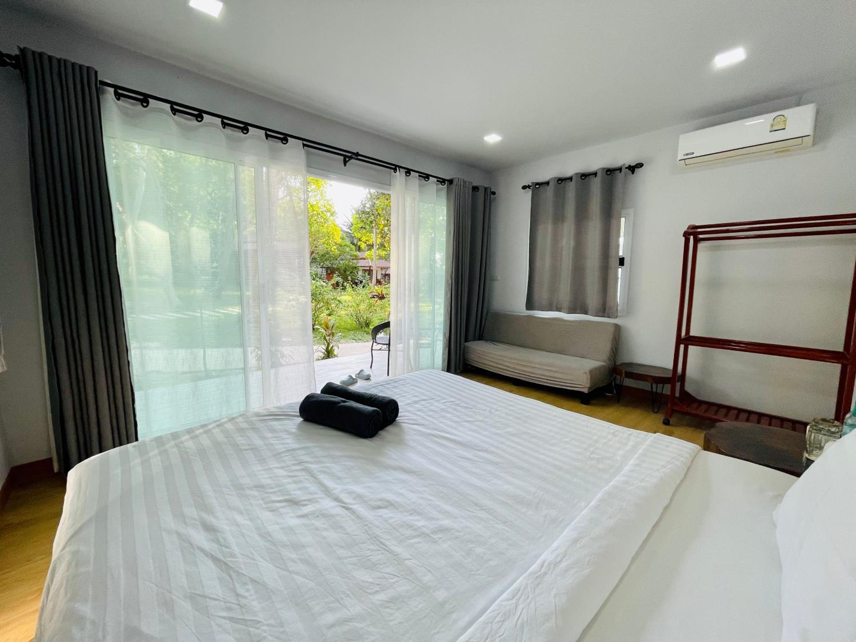 Deluxe Bungalow photo 1