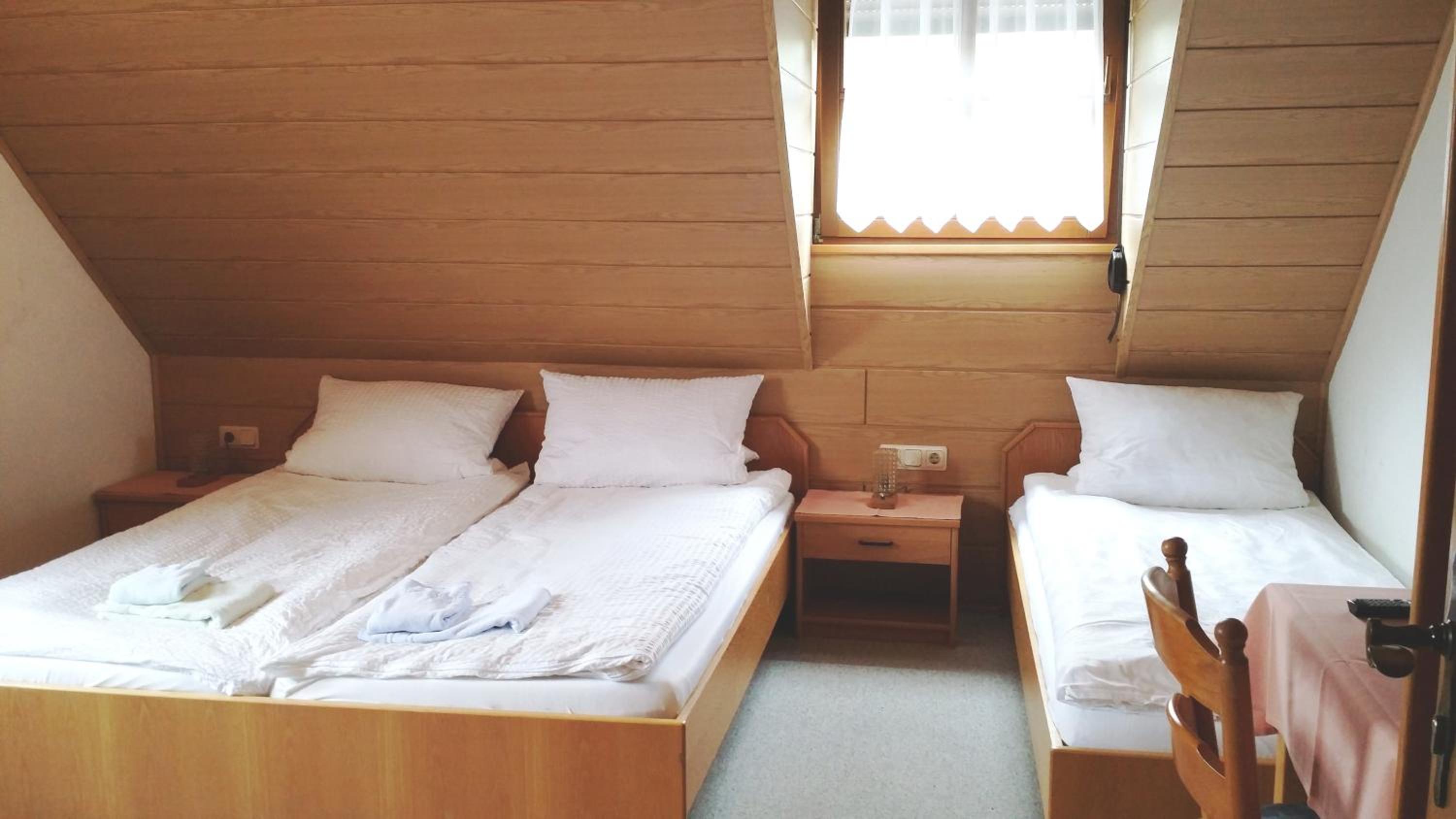Economy Triple Room - Photo 1