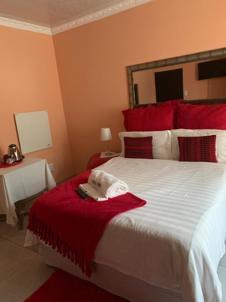 Deluxe Double Room - Photo 5
