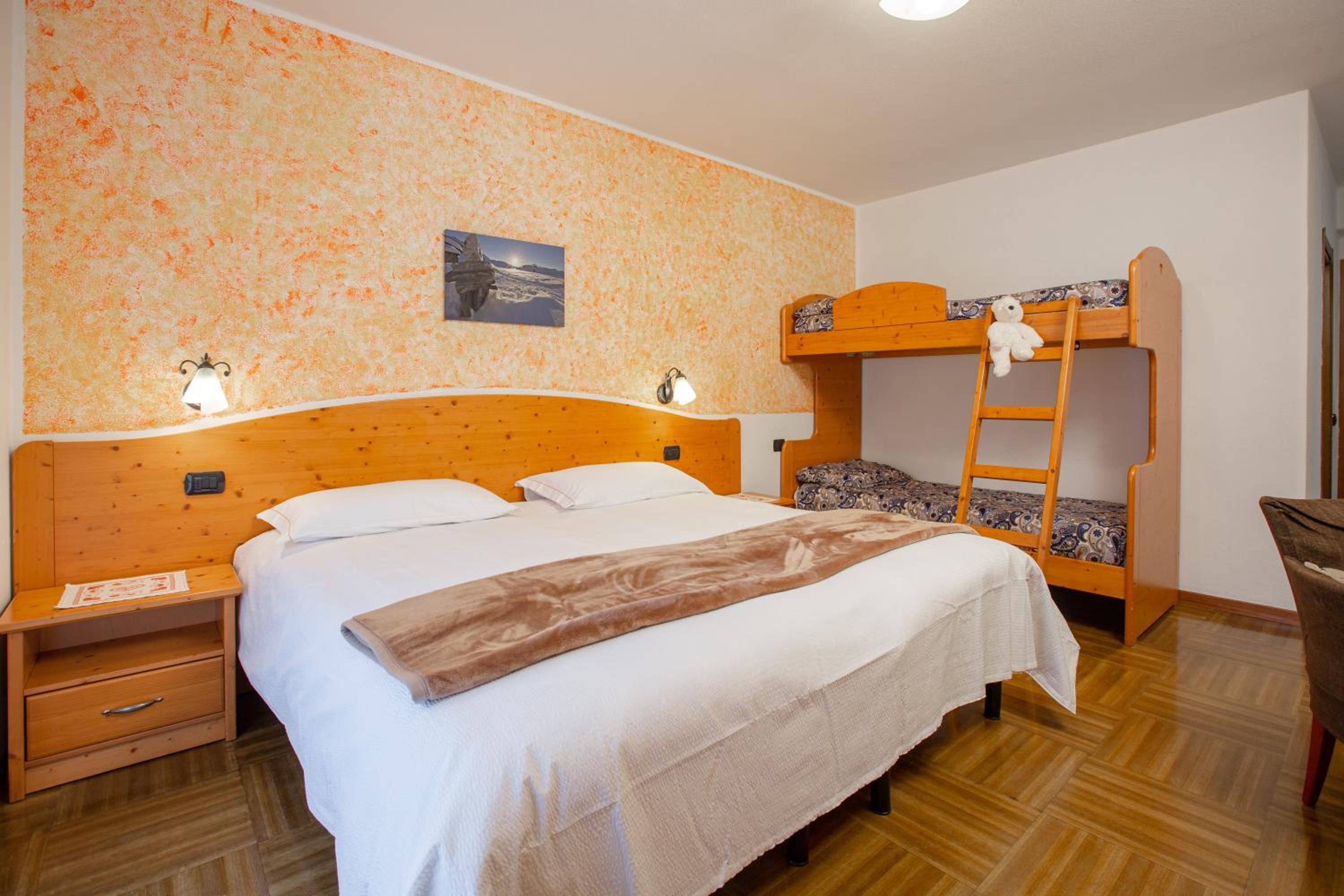 Superior Quadruple Room photo 1