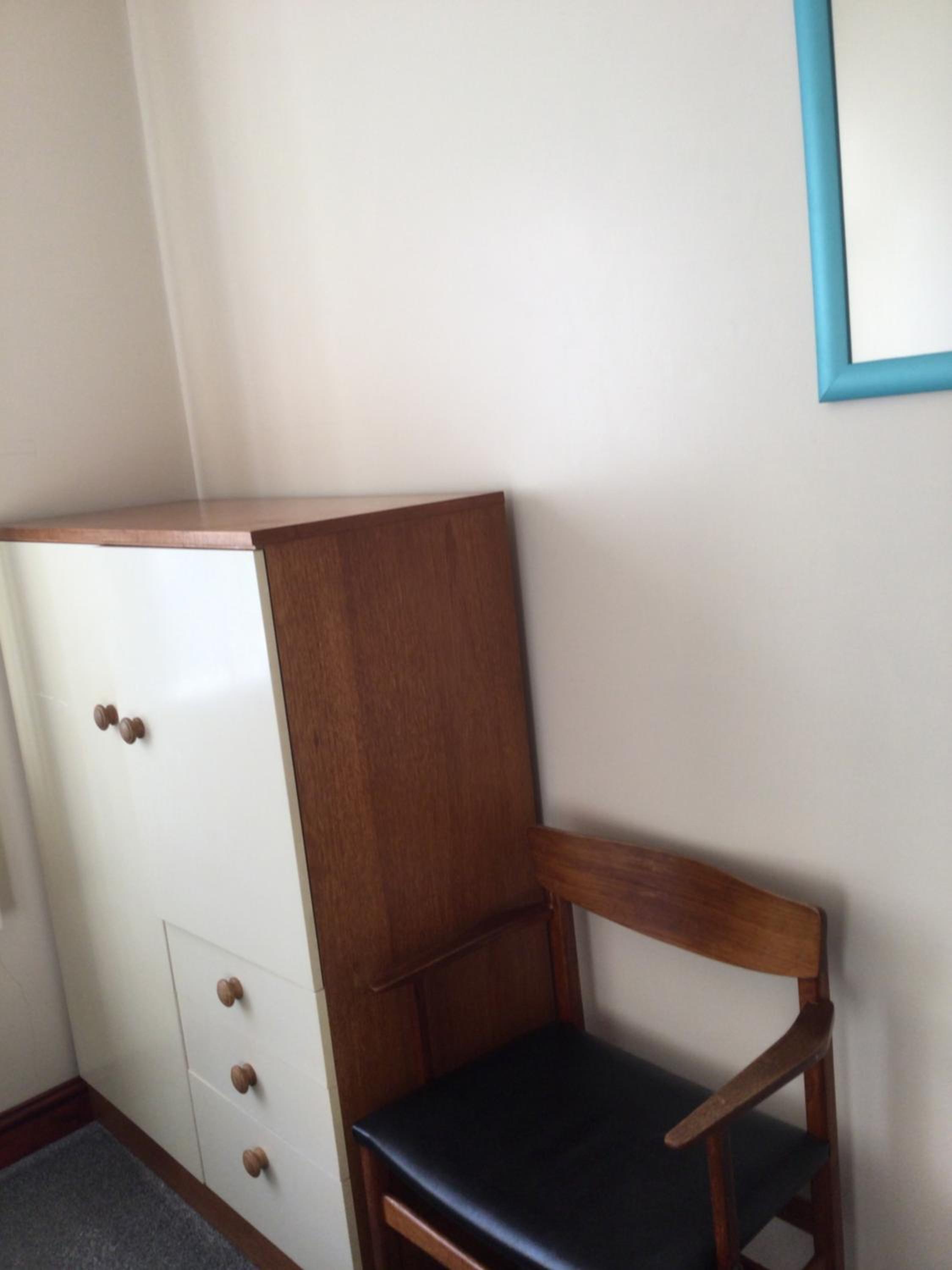 Small Single Room photo 3