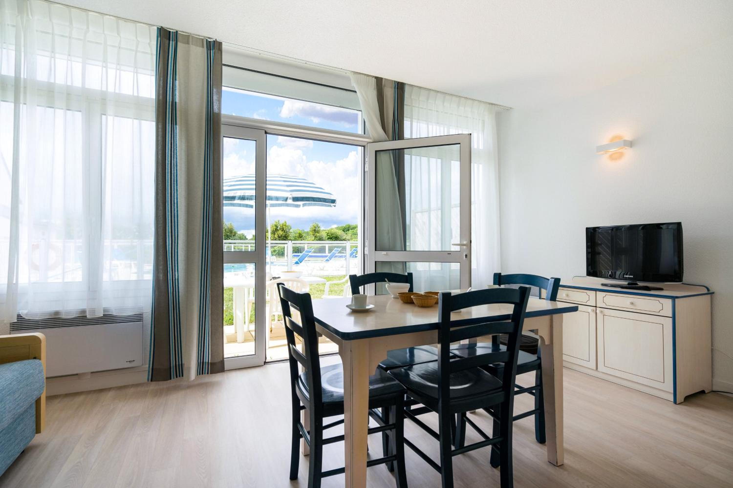 One-Bedroom Apartment with Terrace or Balcony (4 People)