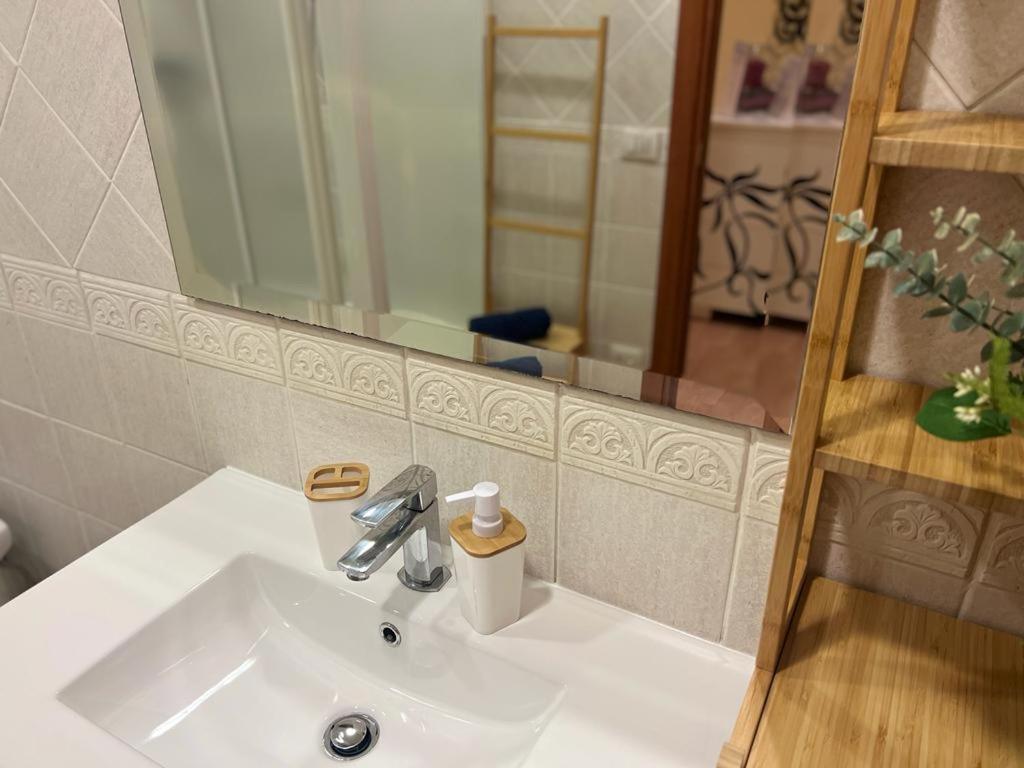 Quadruple Room with Private External Bathroom - Photo 3