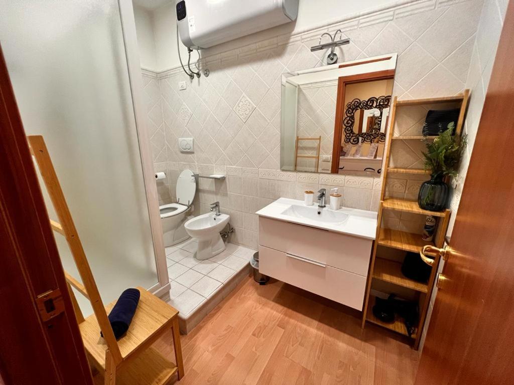 Quadruple Room with Private External Bathroom - Photo 12