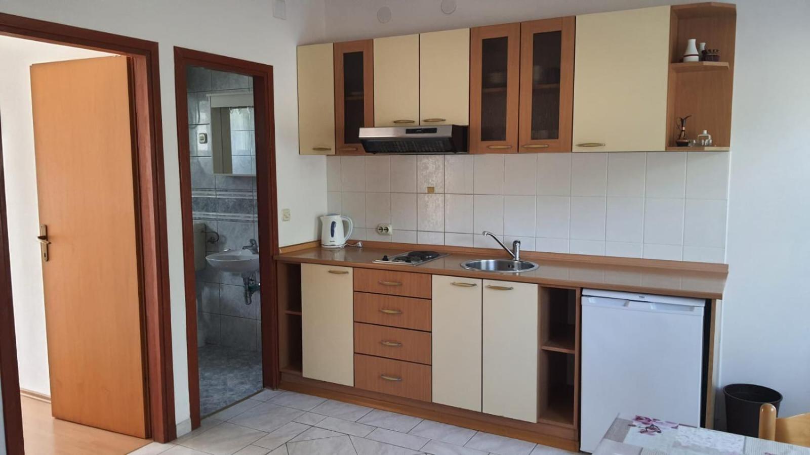 One-Bedroom Apartment with Terrace - Ground Floor photo 3