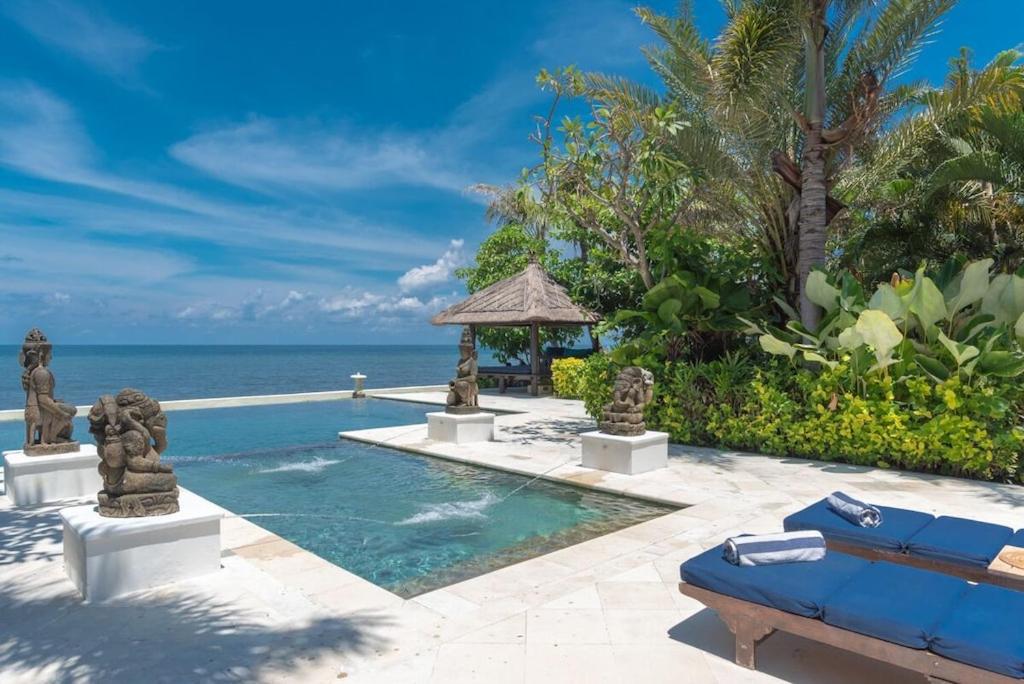 Villa photo 3
