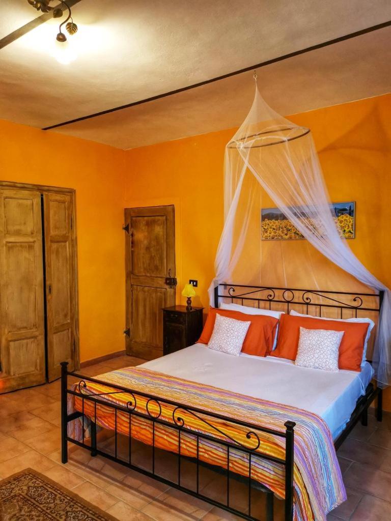 Deluxe Room (2 Adults + 1 Child) - Photo 1