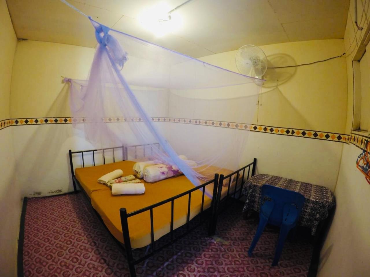Budget Double Room photo 3