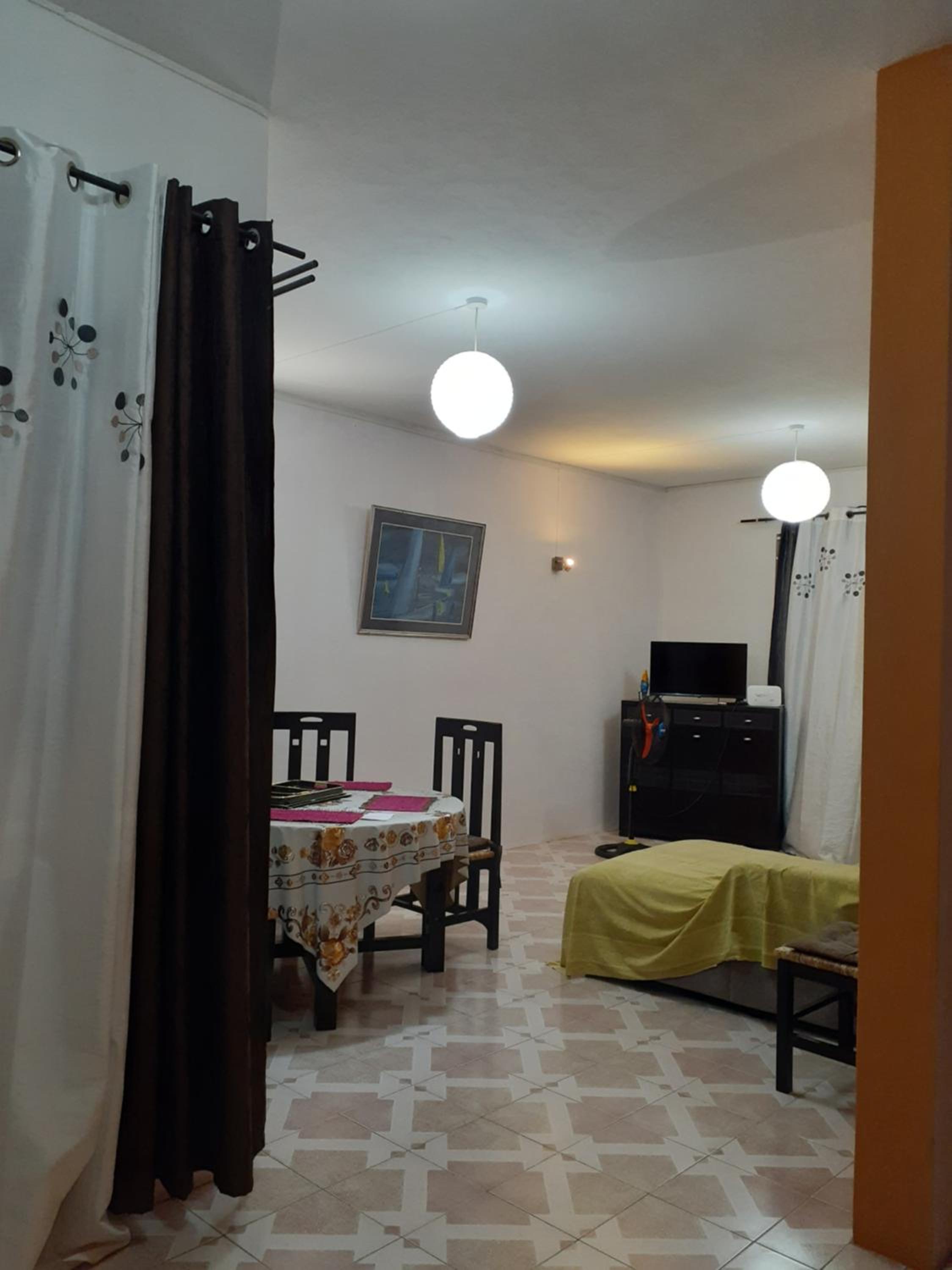 One-Bedroom Apartment - Photo 1