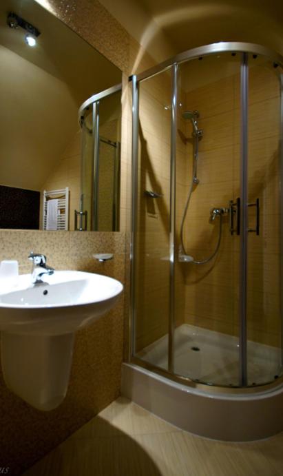 Twin Room - Photo 5