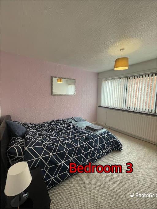 Three-Bedroom Apartment photo 1