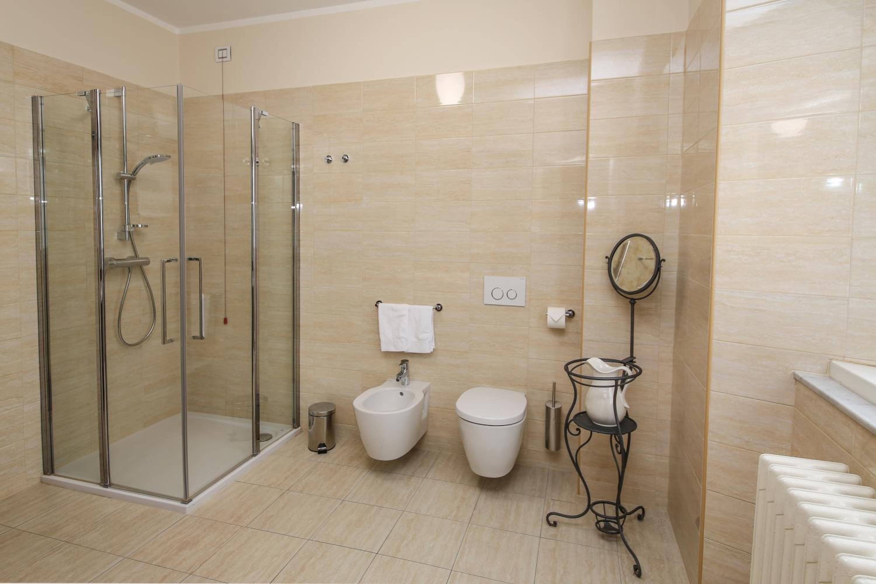 Deluxe Double or Twin Room photo 3