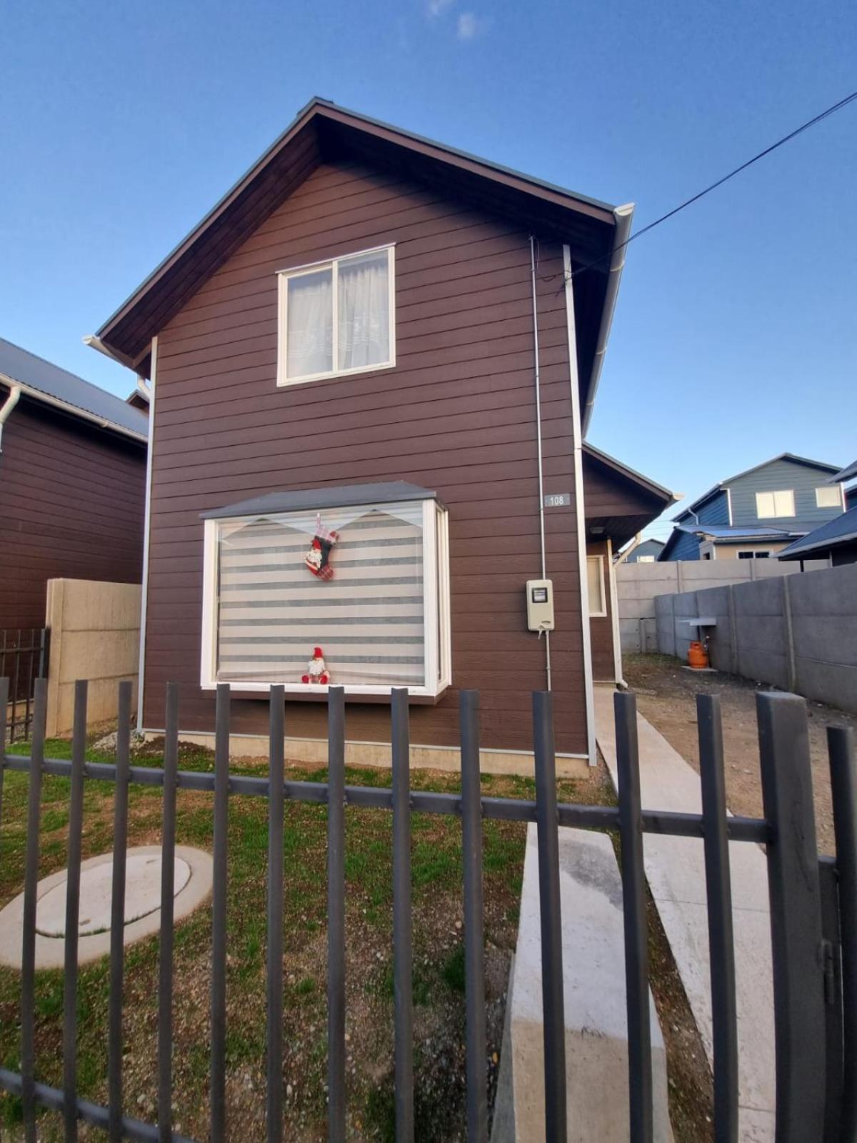 Three-Bedroom House photo 1